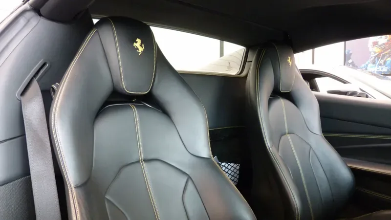 2021 Ferrari F8 Spider, 15/28