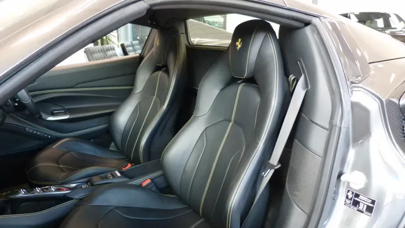 2021 Ferrari F8 Spider, 17/28