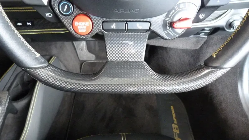 2021 Ferrari F8 Spider, 27/28