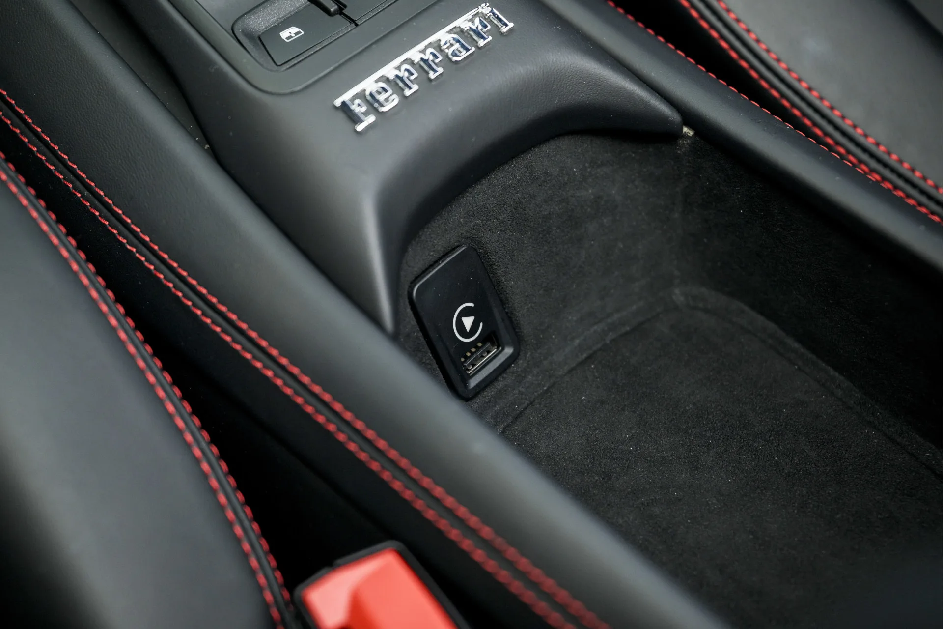 2021 Ferrari F8 Spider, 18/29