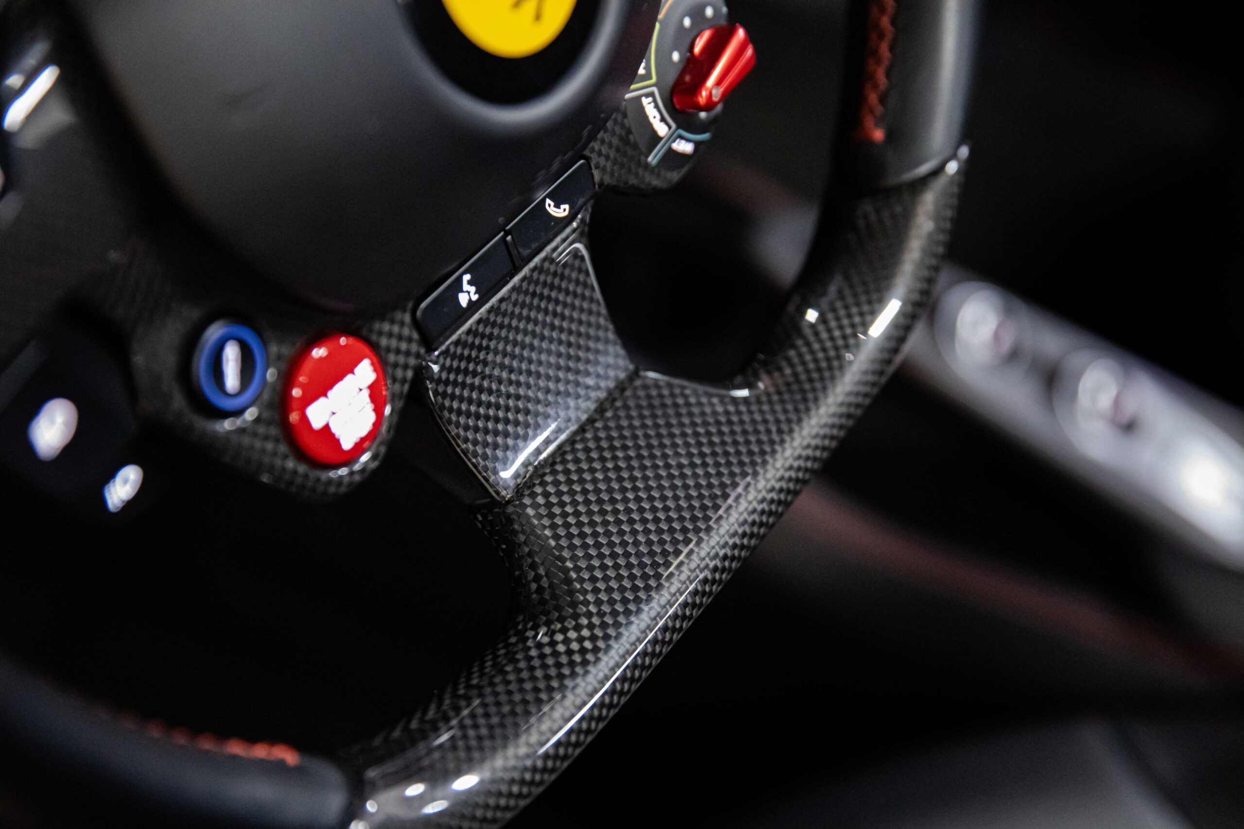2021 Ferrari F8 Spider angeboten von einem Fachhändler in Milan, Italien, Foto 3 von 20