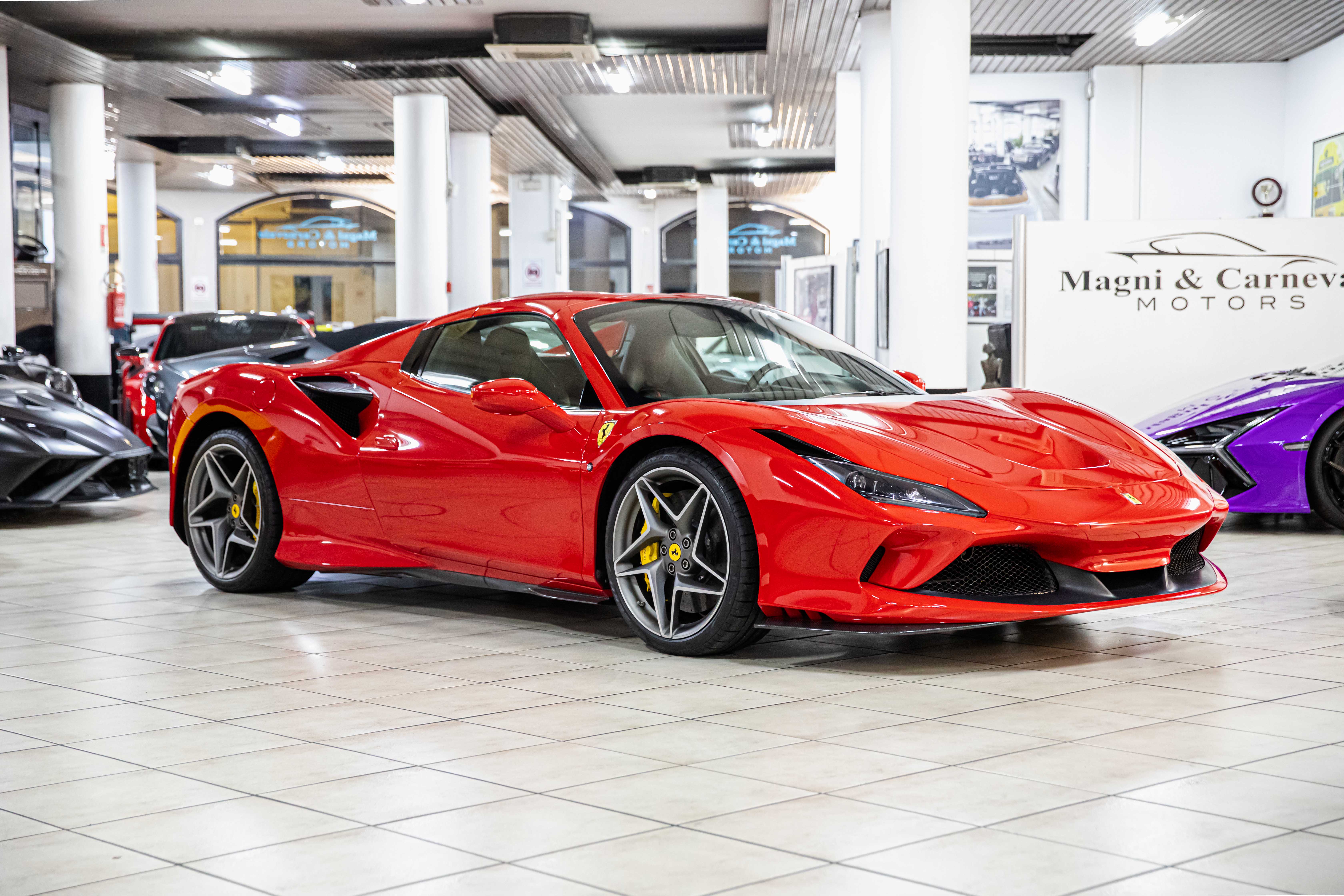 2021 Ferrari F8 Spider angeboten von einem Fachhändler in Milan, Italien, Foto 4 von 20