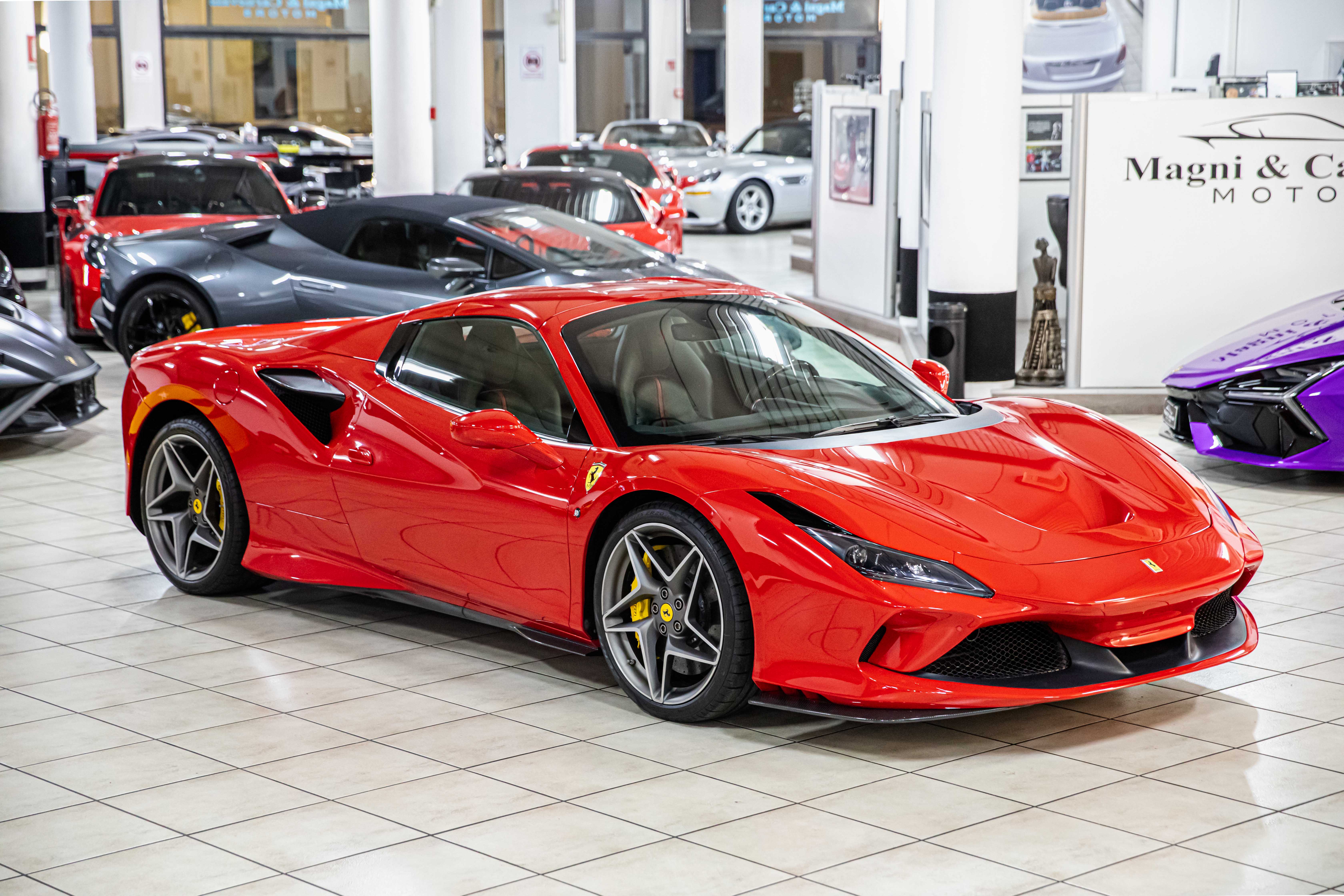 2021 Ferrari F8 Spider angeboten von einem Fachhändler in Milan, Italien, Foto 5 von 20