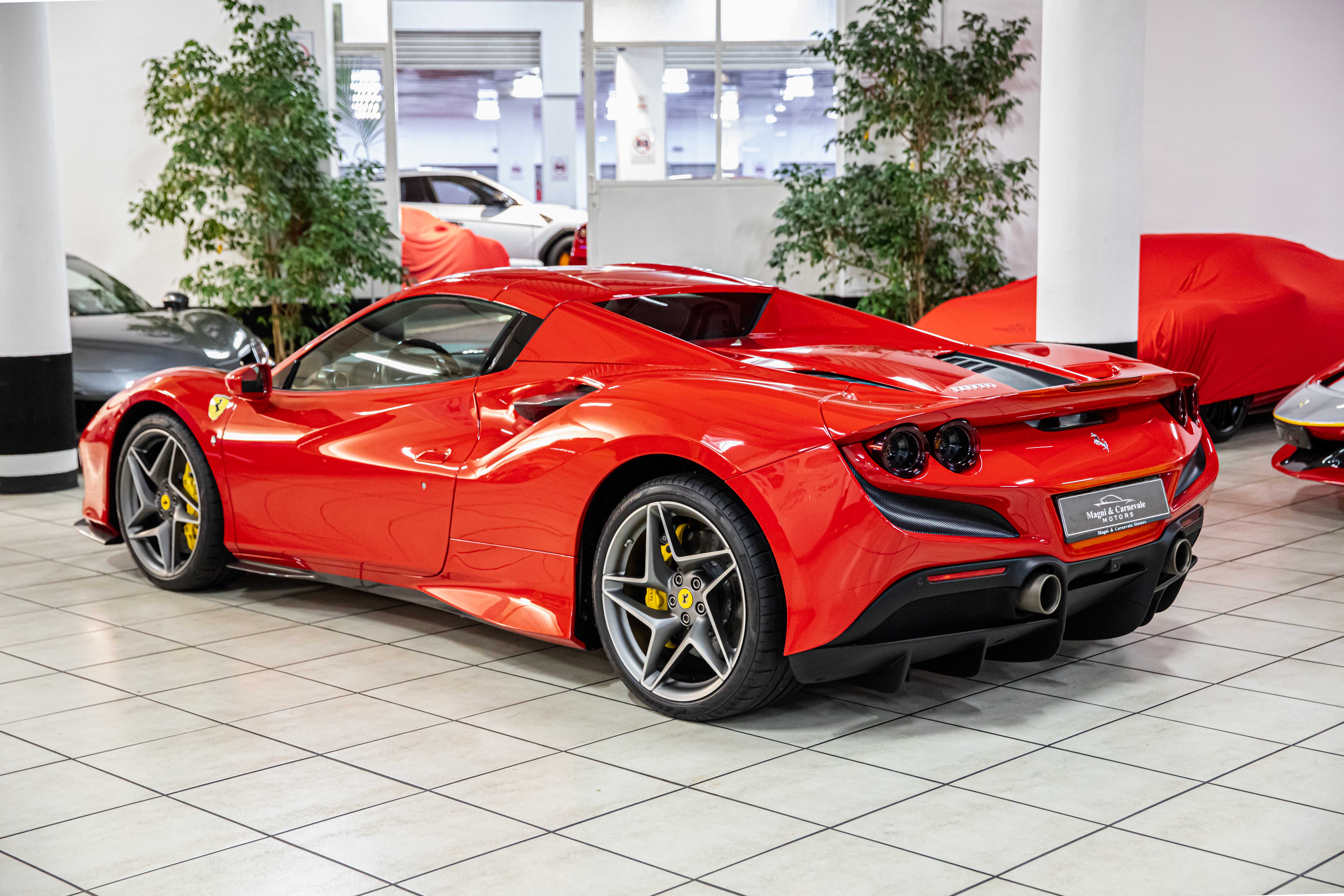 2021 Ferrari F8 Spider angeboten von einem Fachhändler in Milan, Italien, Foto 7 von 20