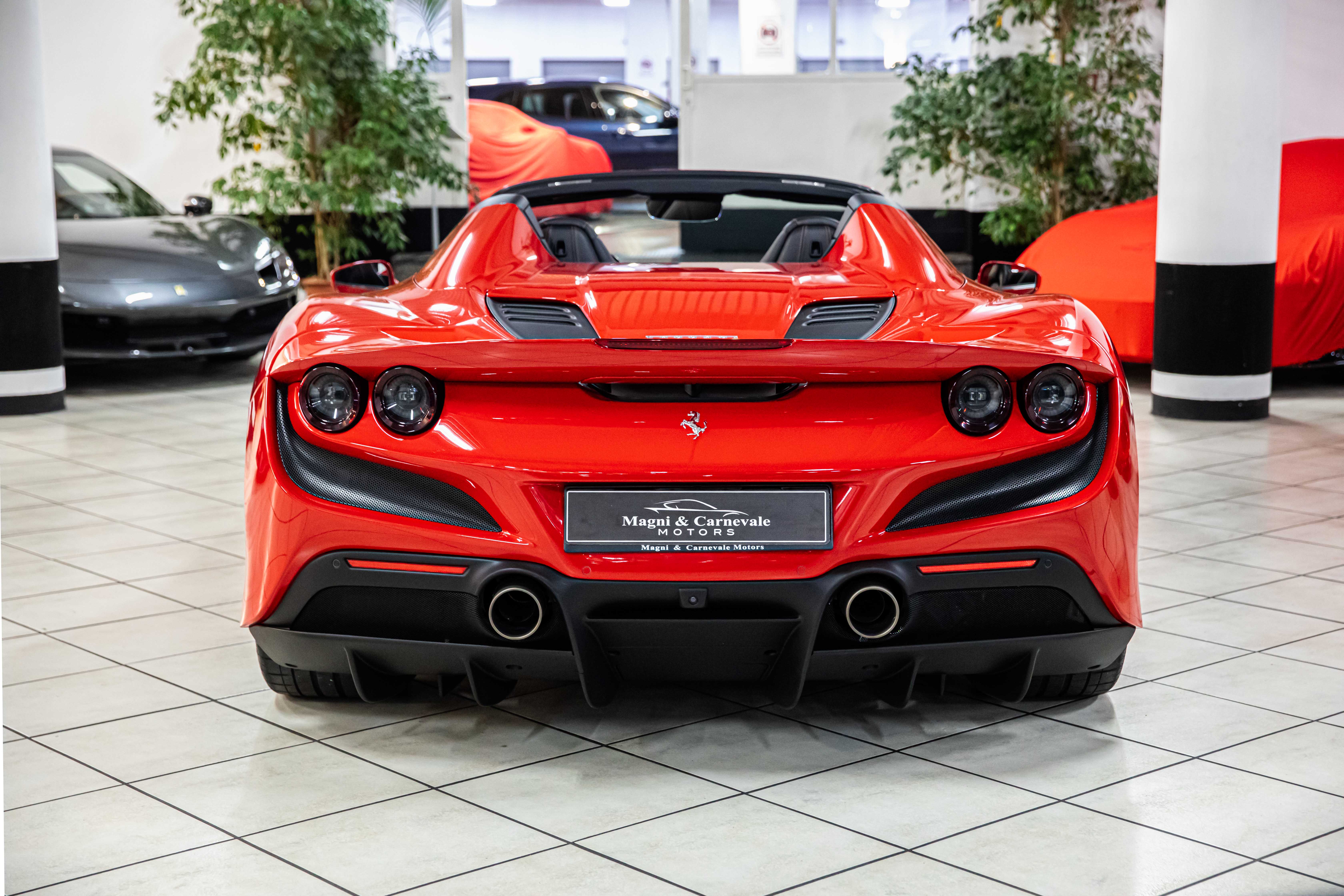 2021 Ferrari F8 Spider angeboten von einem Fachhändler in Milan, Italien, Foto 15 von 20