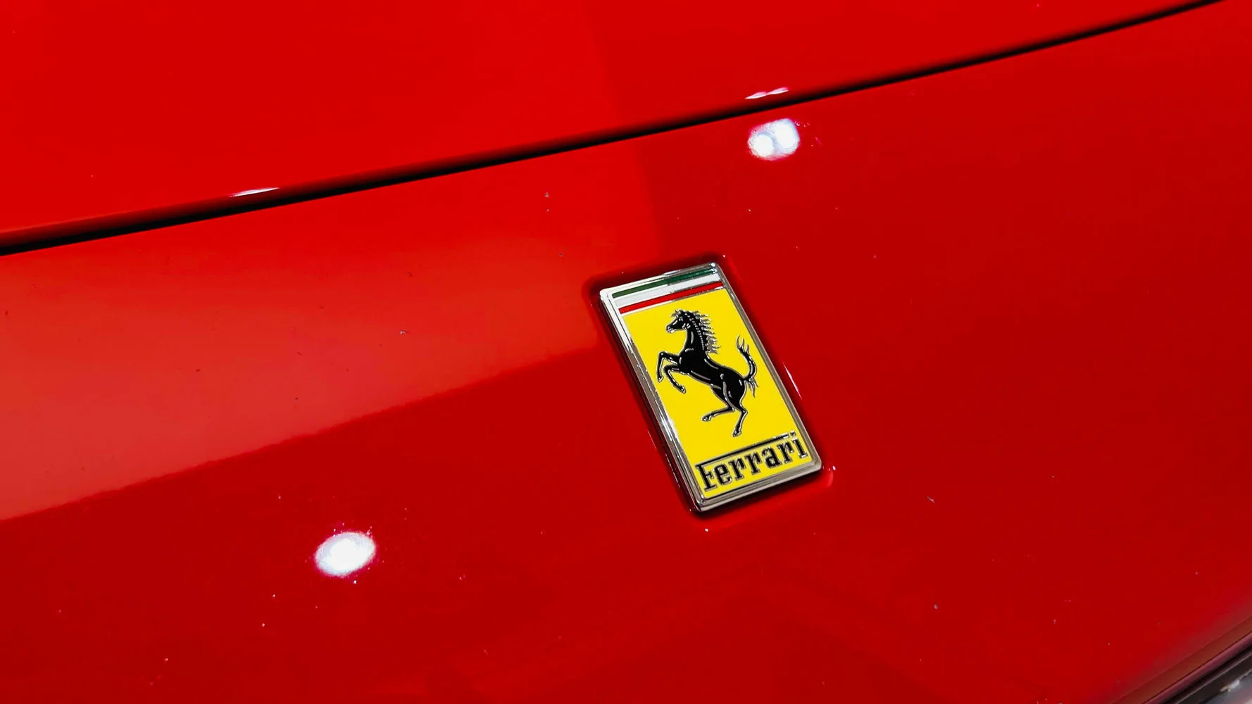2021 Ferrari F8 Spider, 8/30