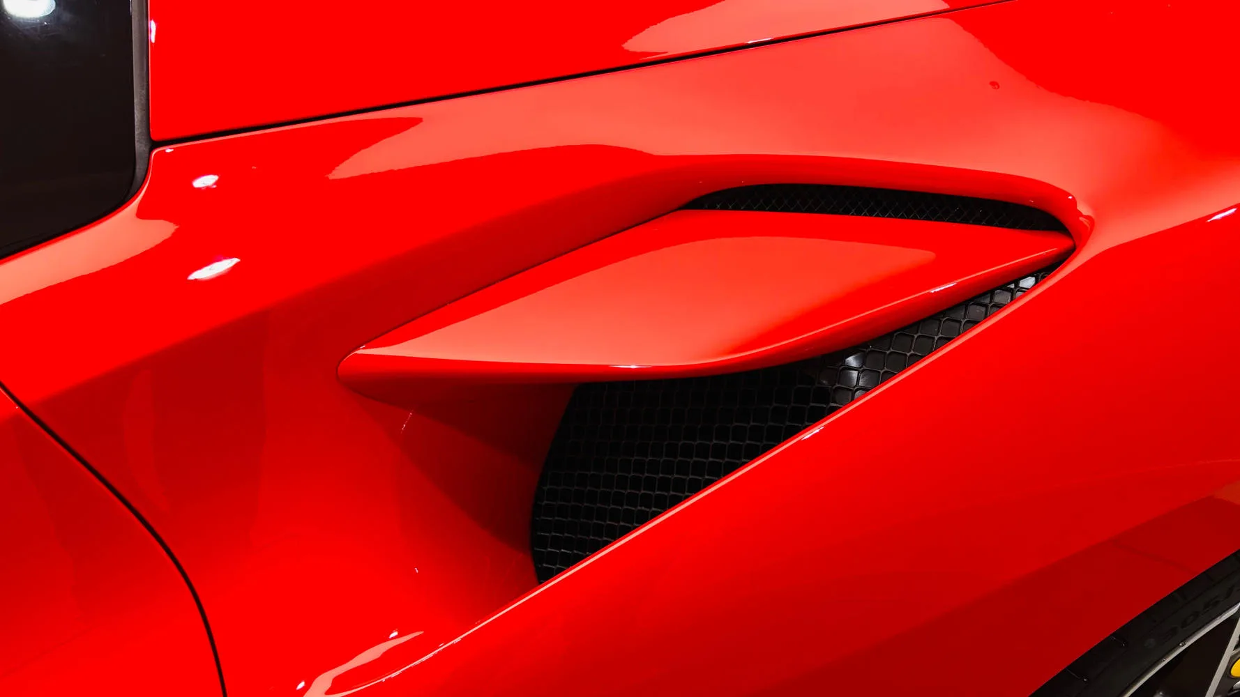 2021 Ferrari F8 Spider, 12/30