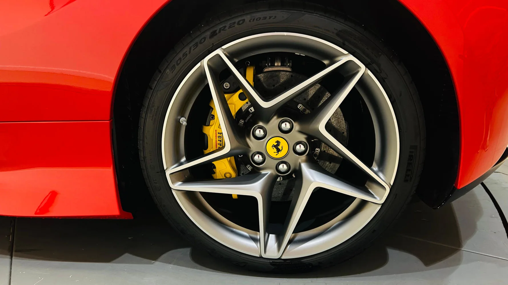 2021 Ferrari F8 Spider, 13/30