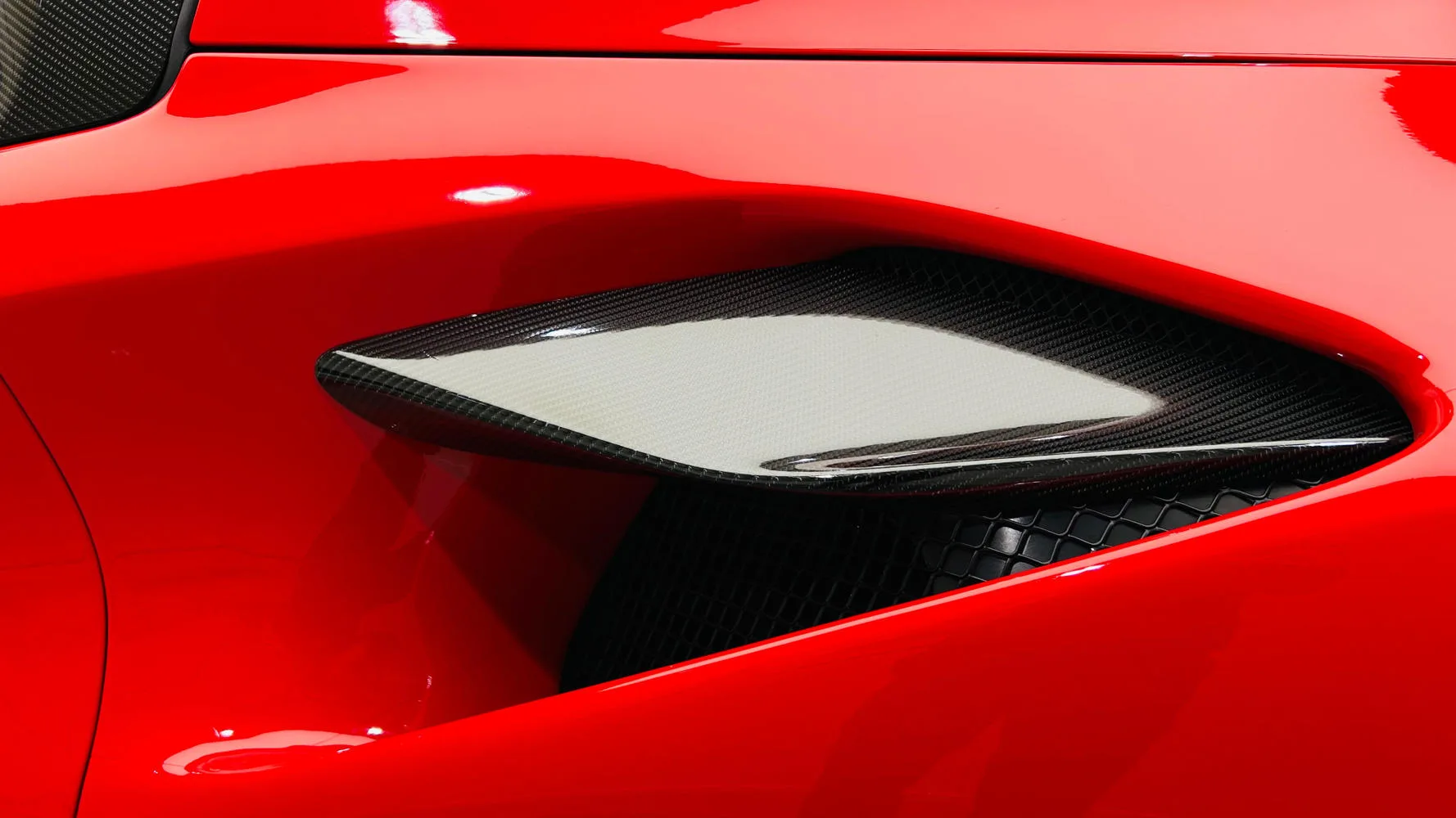 2021 Ferrari F8 Spider, 10/30