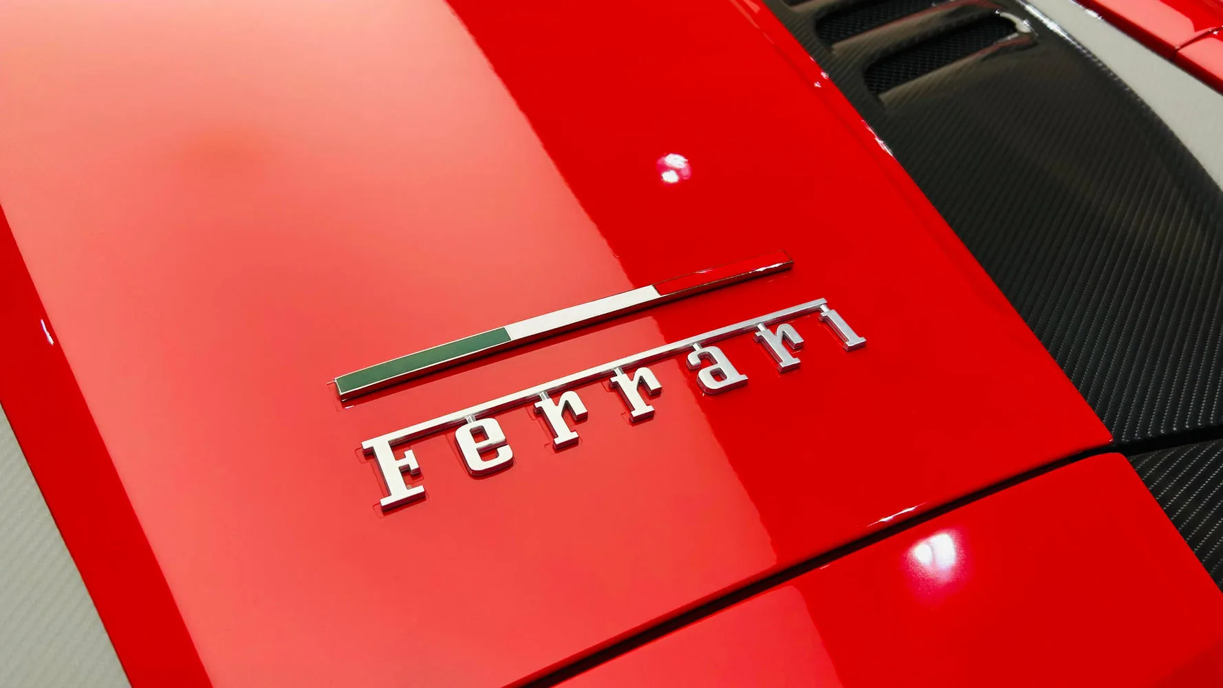 2021 Ferrari F8 Spider, 14/30