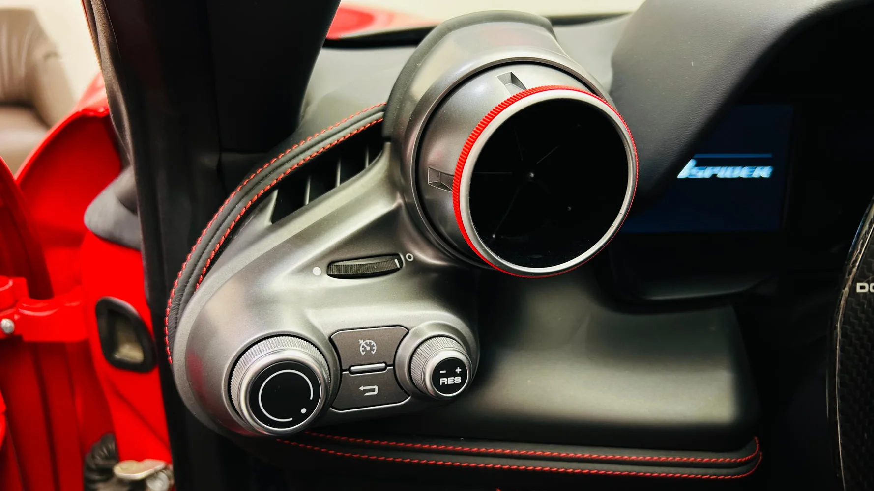 2021 Ferrari F8 Spider, 21/30