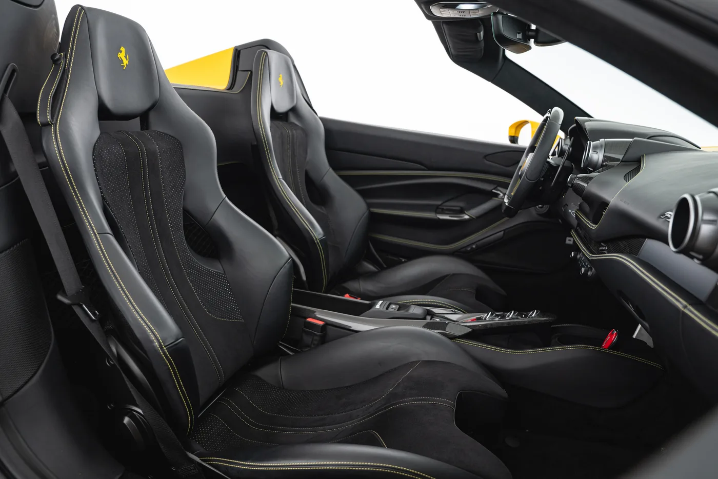 2021 Ferrari F8 Spider angeboten von einem Fachhändler in Vösendorf, Österreich, Foto 8 von 15
