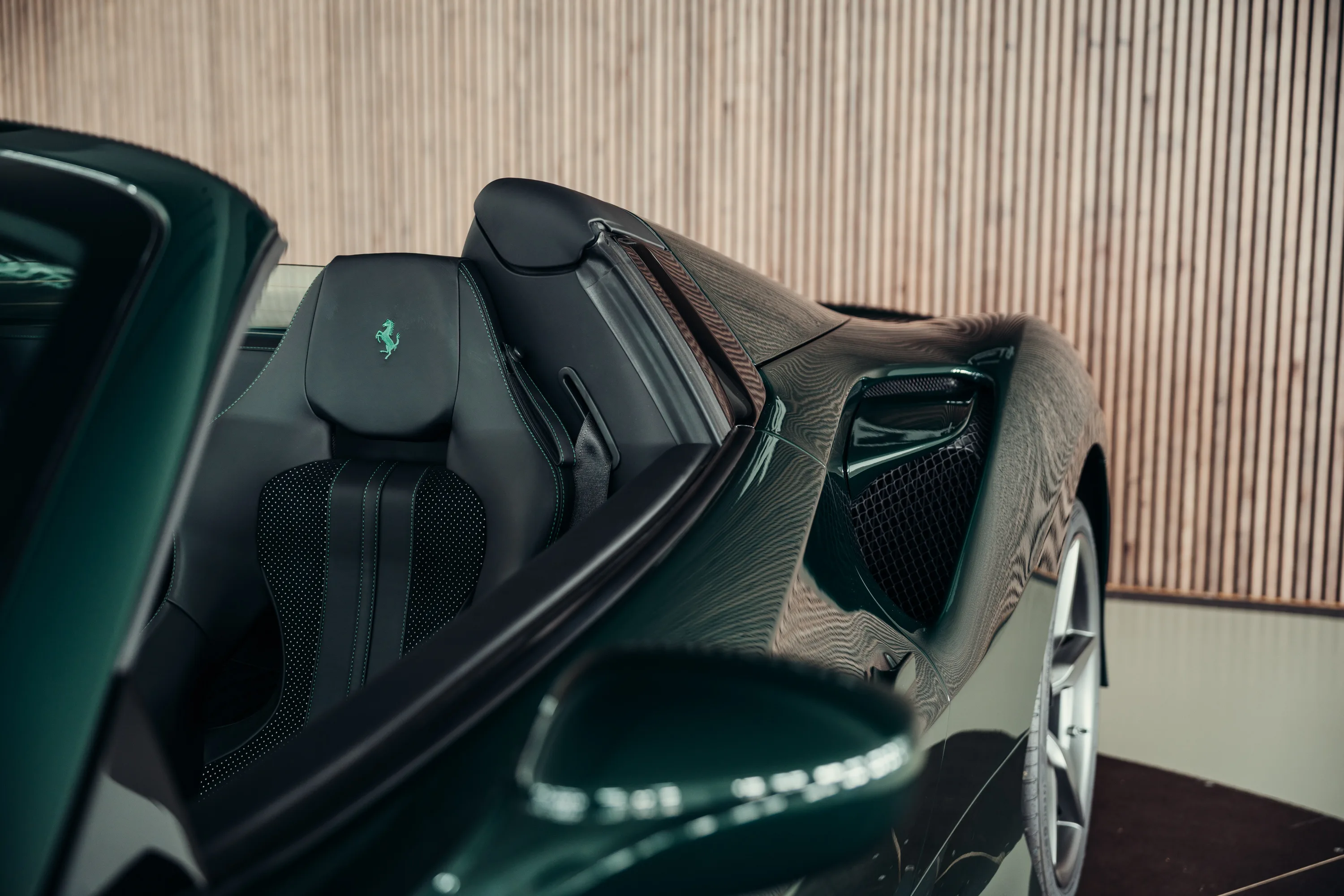 2021 Ferrari F8 Spider, 12/30