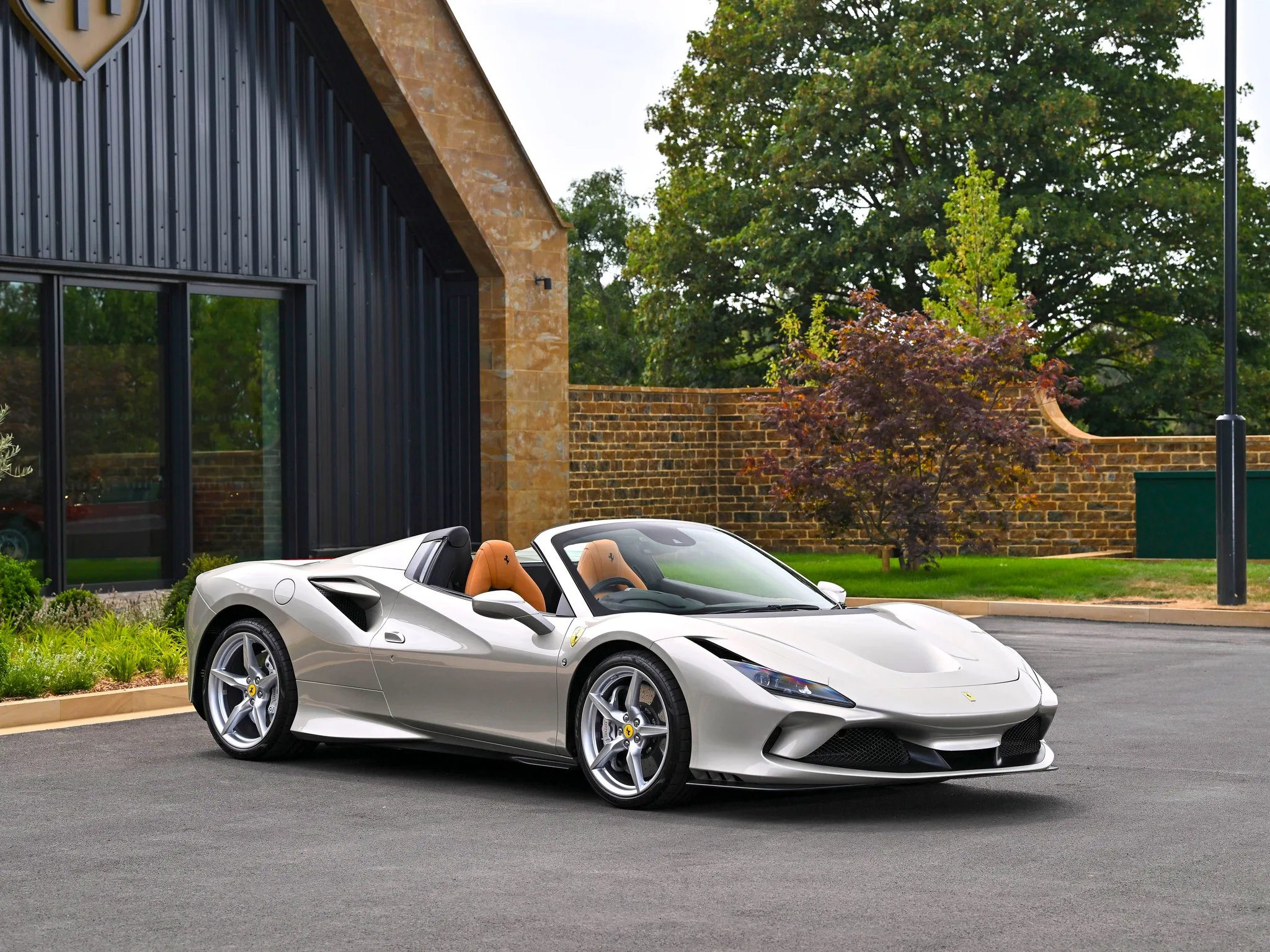 2021 Ferrari F8 Spider angeboten von einem Fachhändler in Hook Norton, Vereinigtes Königreich, Hauptfoto