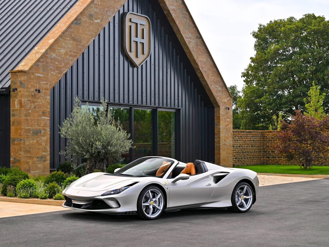 2021 Ferrari F8 Spider angeboten von einem Fachhändler in Hook Norton, Vereinigtes Königreich, Foto 4 von 15