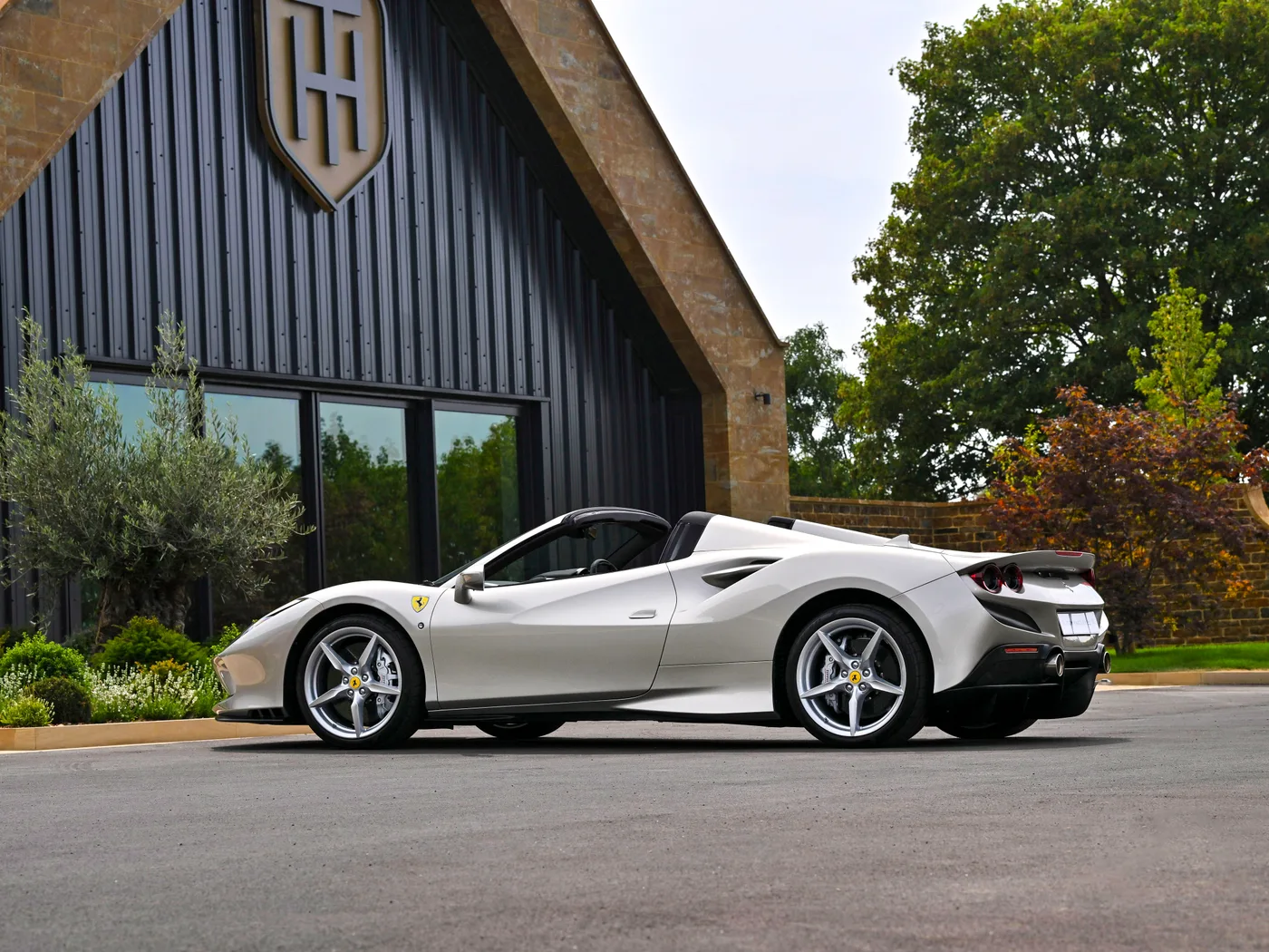 2021 Ferrari F8 Spider angeboten von einem Fachhändler in Hook Norton, Vereinigtes Königreich, Foto 7 von 15