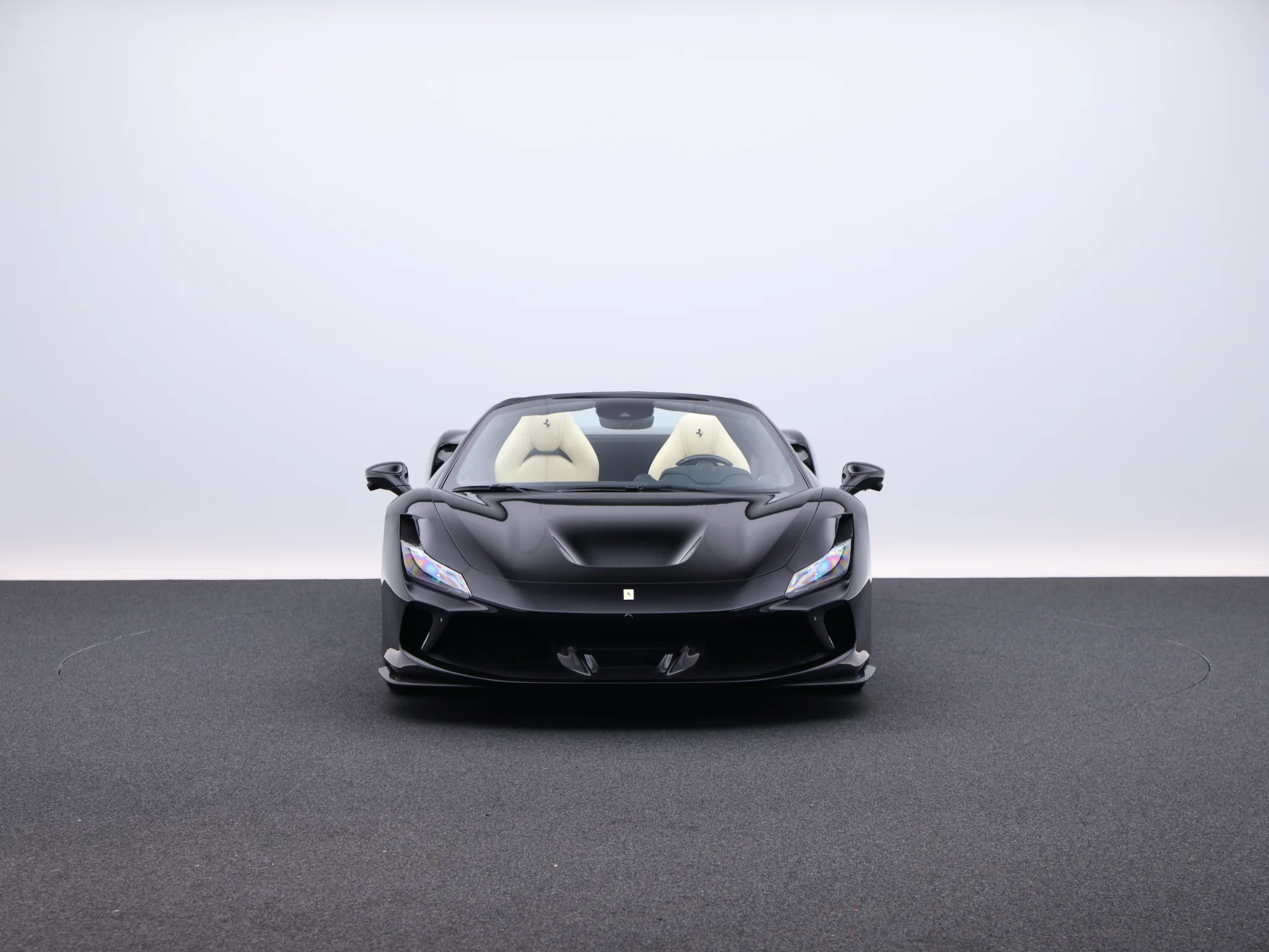 2021 Ferrari F8 Spider angeboten von einem Fachhändler in Frankfurt am Main, Deutschland, Hauptfoto