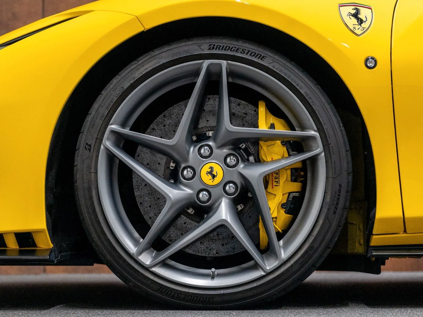 2021 Ferrari F8 Spider angeboten von einem Supersportwagenhändler in Gronau, Deutschland, Foto 10 von 25