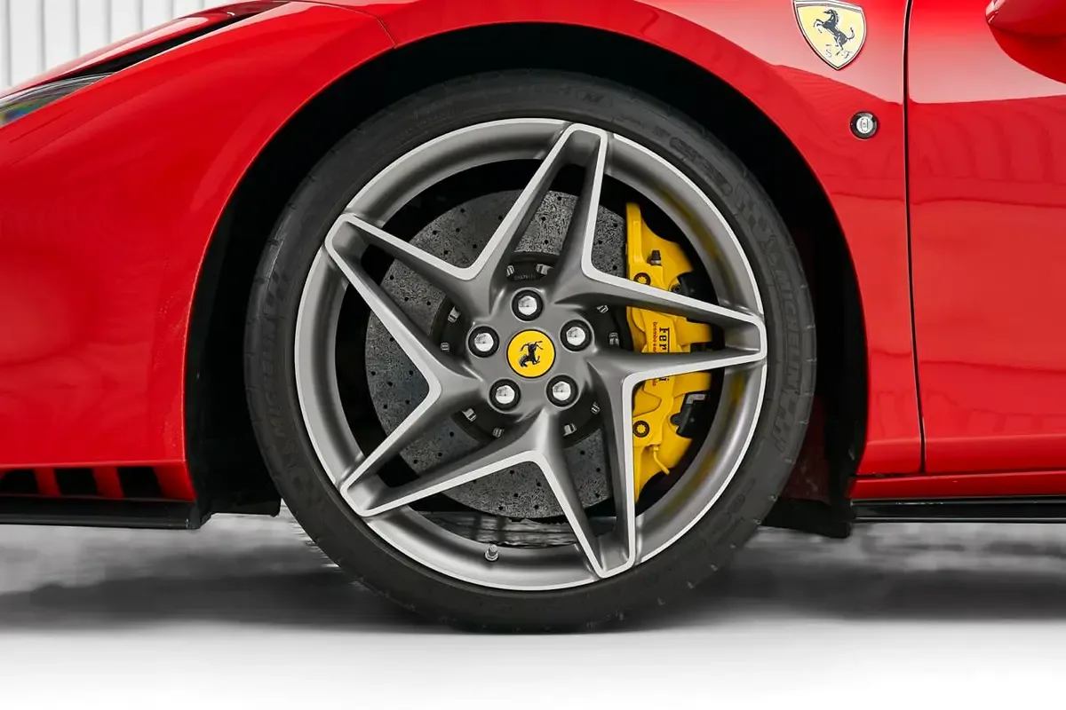 2021 Ferrari F8 Spider, 9/13
