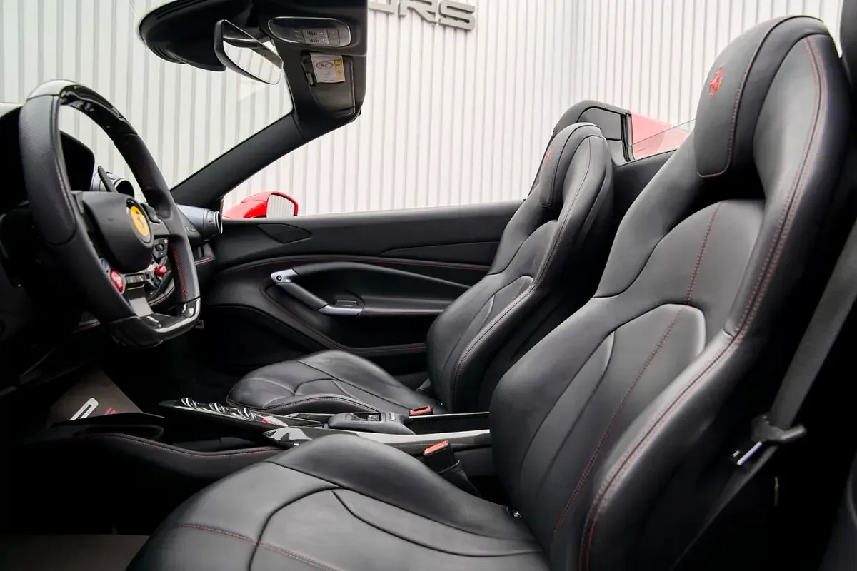 2021 Ferrari F8 Spider, 11/13
