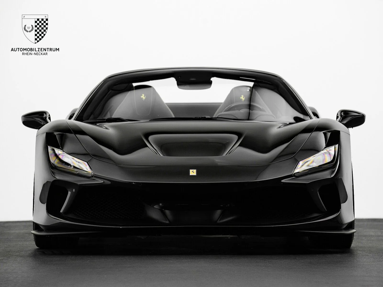 2021 Ferrari F8 Spider, 2/30