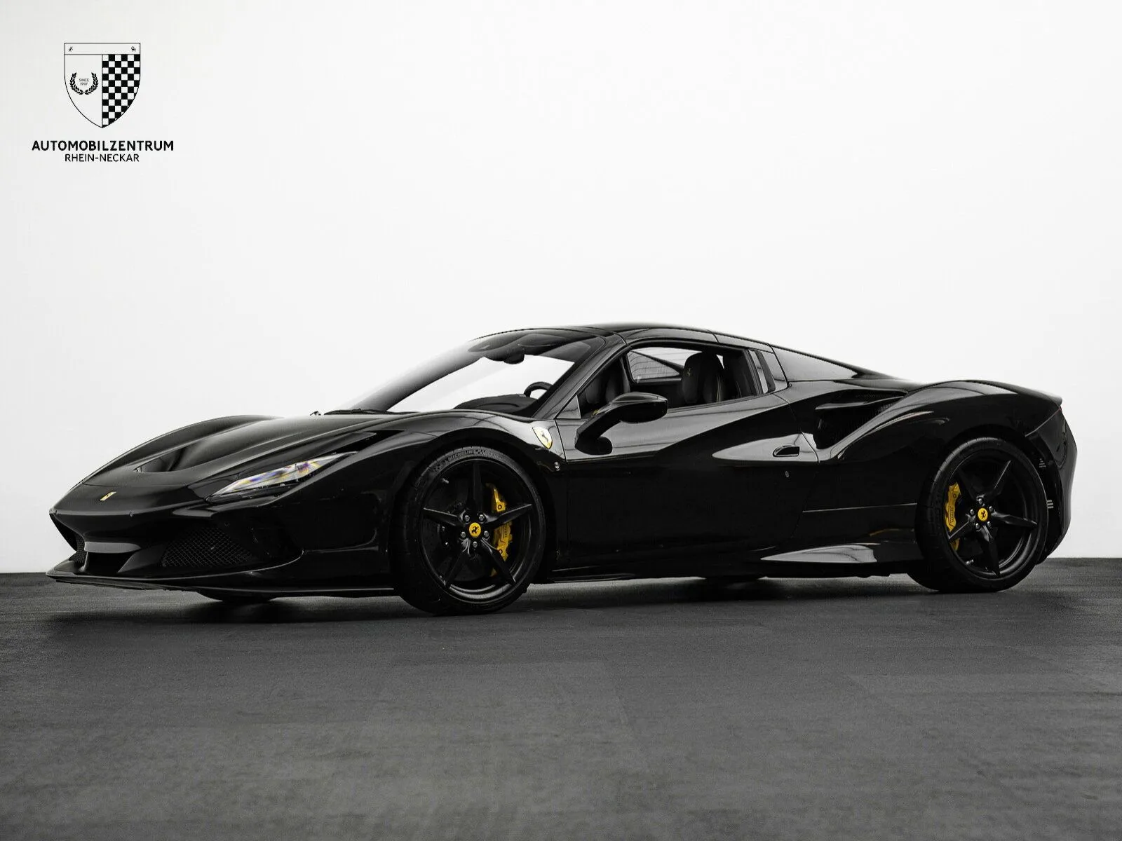 2021 Ferrari F8 Spider, 3/30