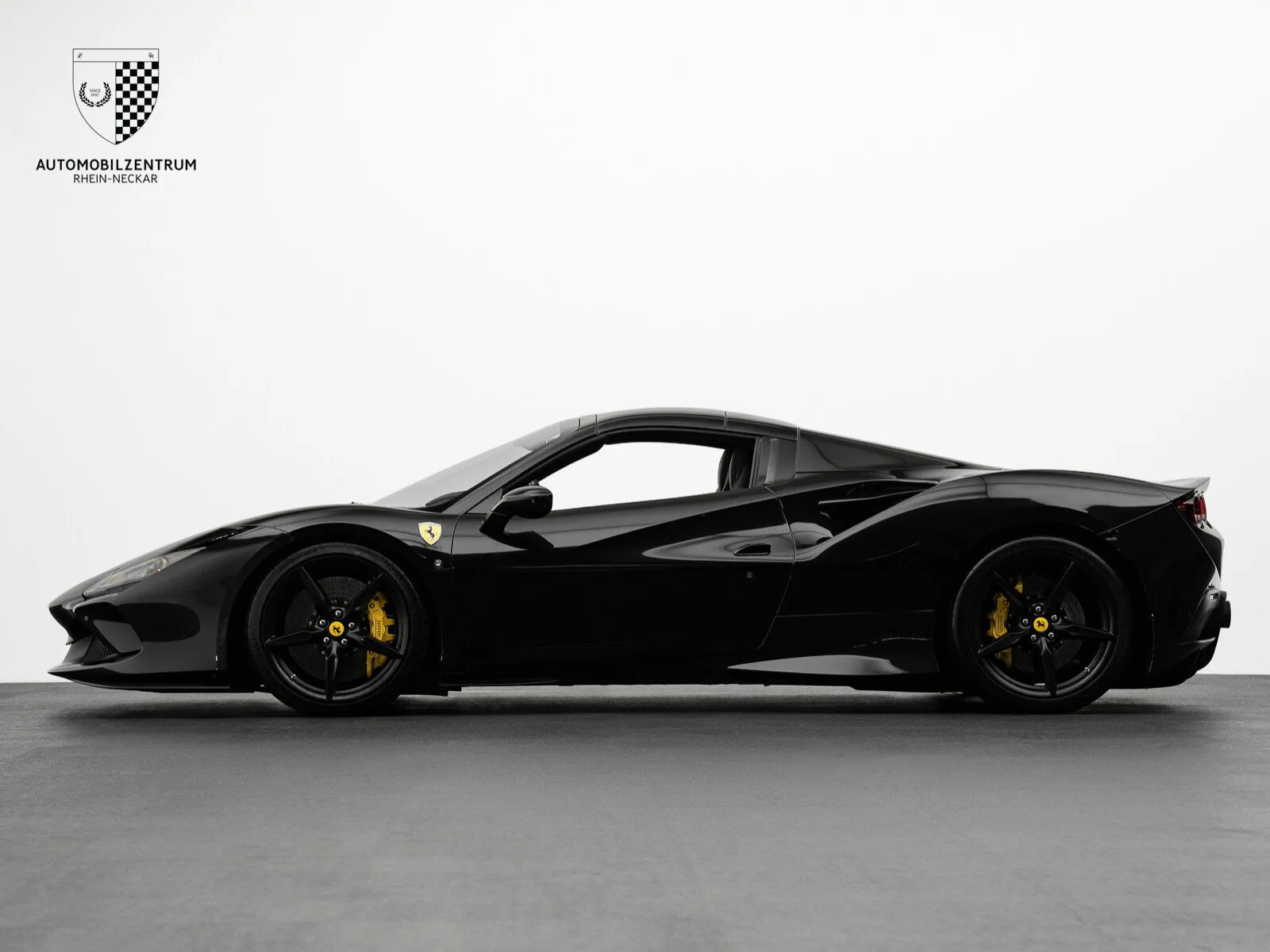 2021 Ferrari F8 Spider, 4/30