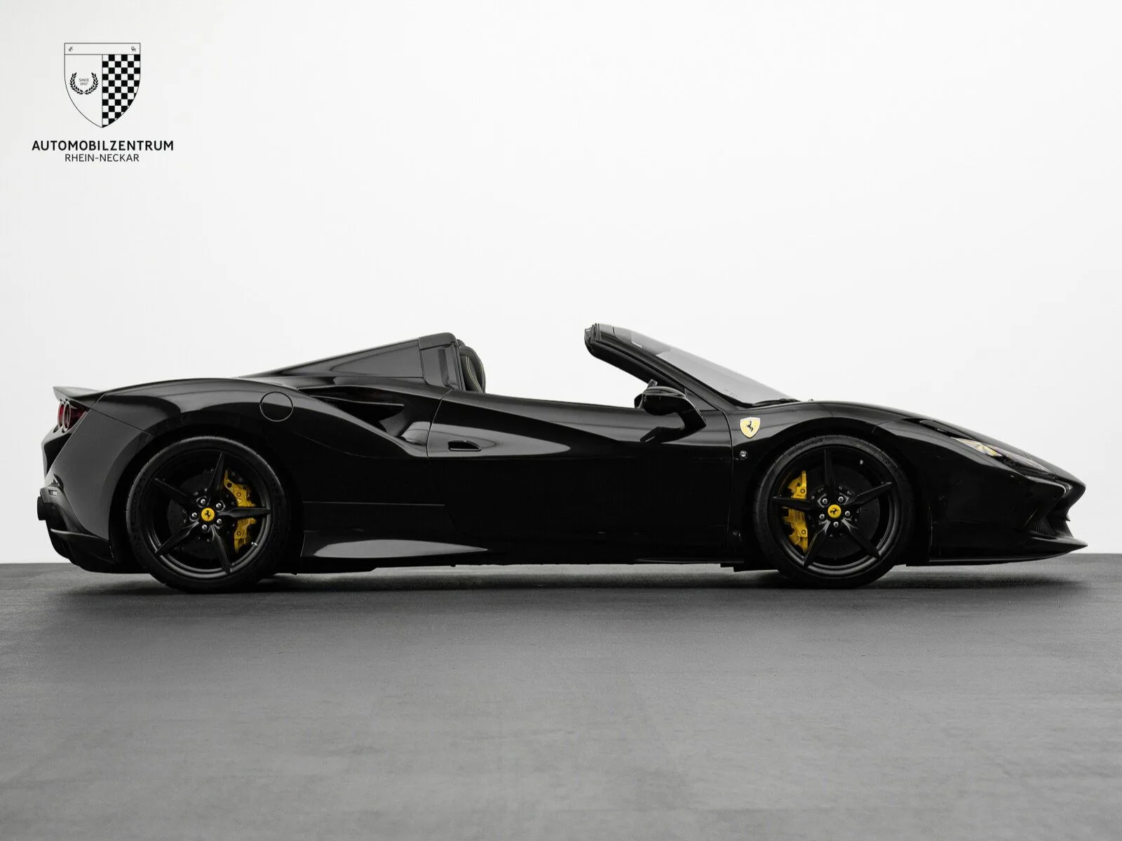 2021 Ferrari F8 Spider, 8/30