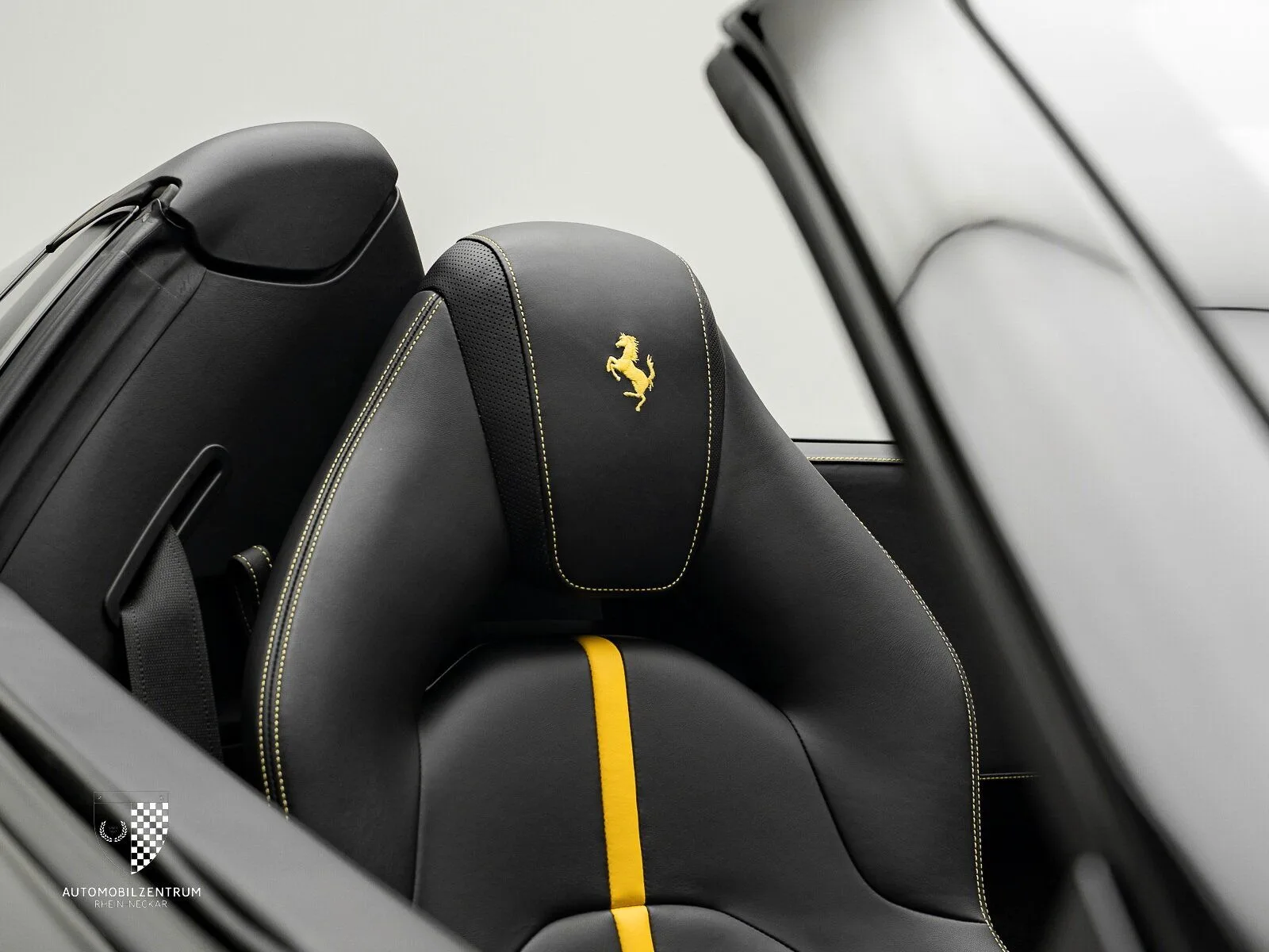 2021 Ferrari F8 Spider, 11/30