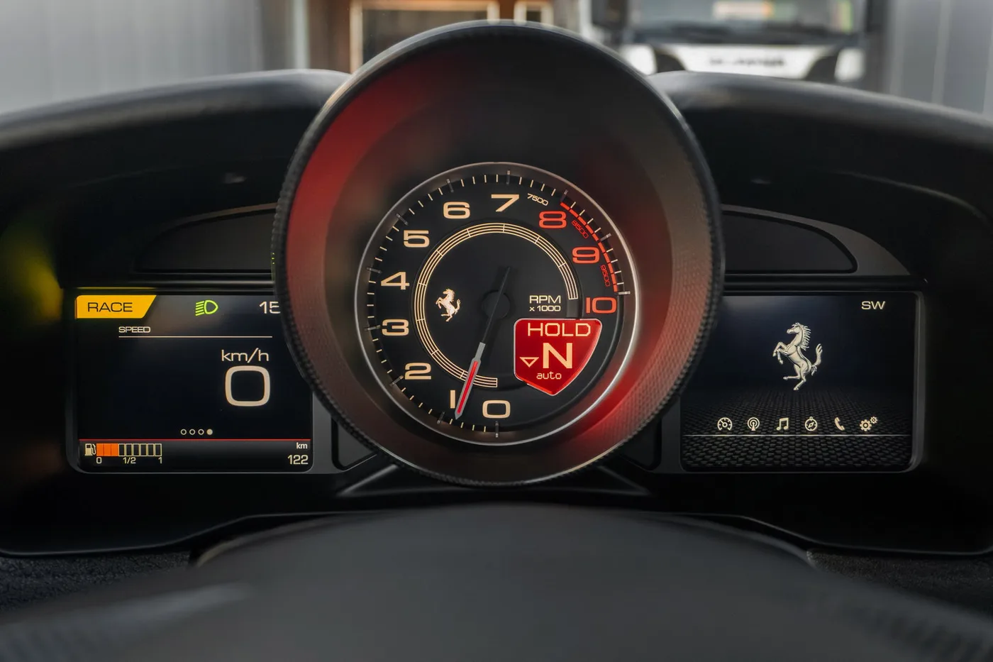 2021 Ferrari F8 Tributo angeboten von einem Supersportwagenhändler in Woerden, Niederlande, Foto 6 von 25