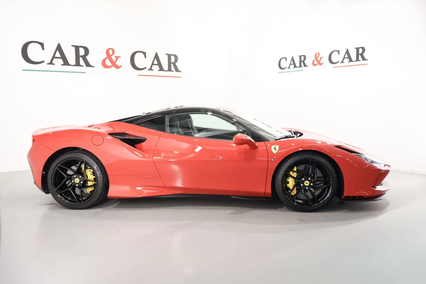2021 Ferrari F8 Tributo proposée par un spécialiste de la supercar à Zibido San Giacomo, Italie, photo 4 sur 25