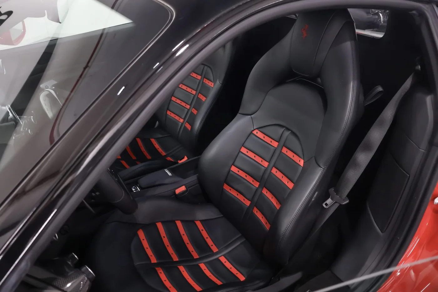 2021 Ferrari F8 Tributo proposée par un spécialiste de la supercar à Zibido San Giacomo, Italie, photo 7 sur 25