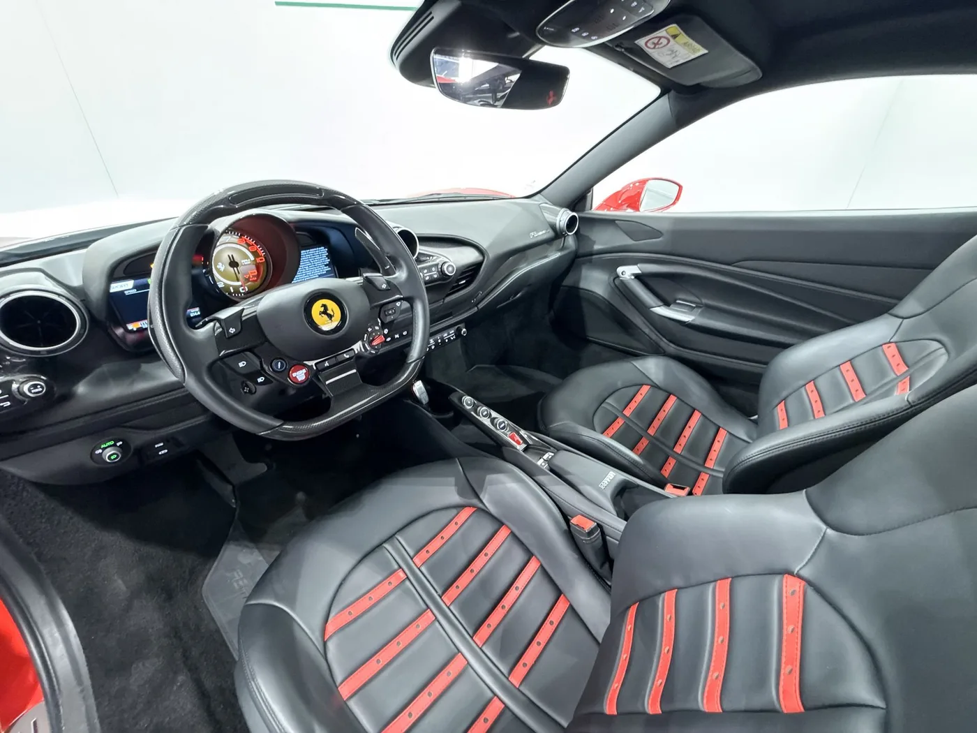 2021 Ferrari F8 Tributo proposée par un spécialiste de la supercar à Zibido San Giacomo, Italie, photo 23 sur 25