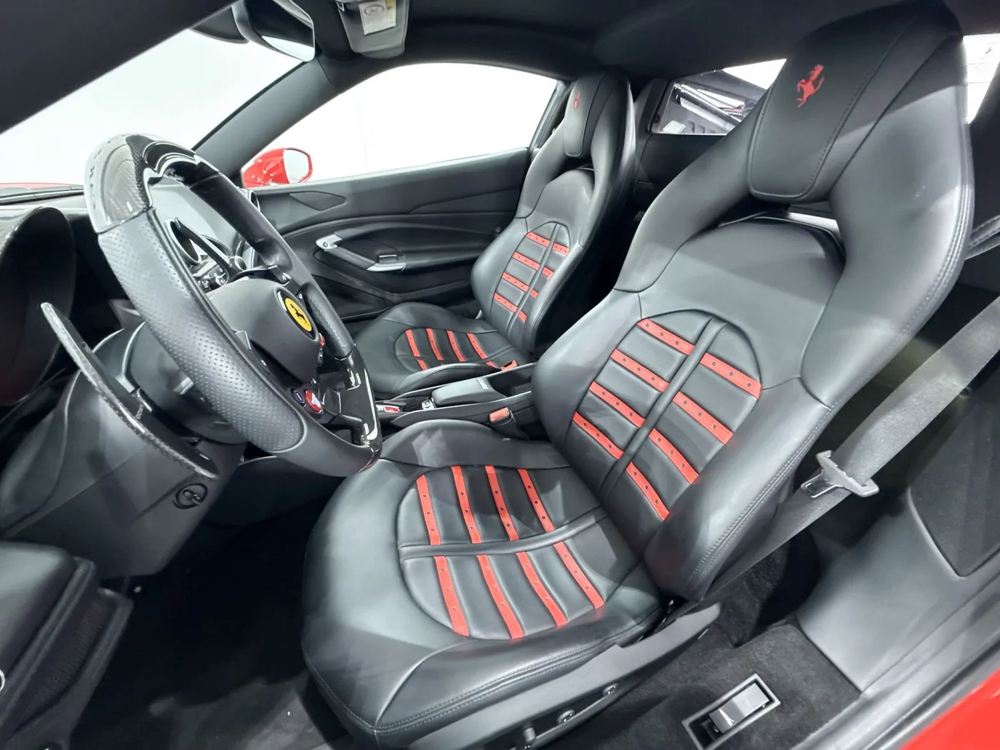 2021 Ferrari F8 Tributo proposée par un spécialiste de la supercar à Zibido San Giacomo, Italie, photo 24 sur 25