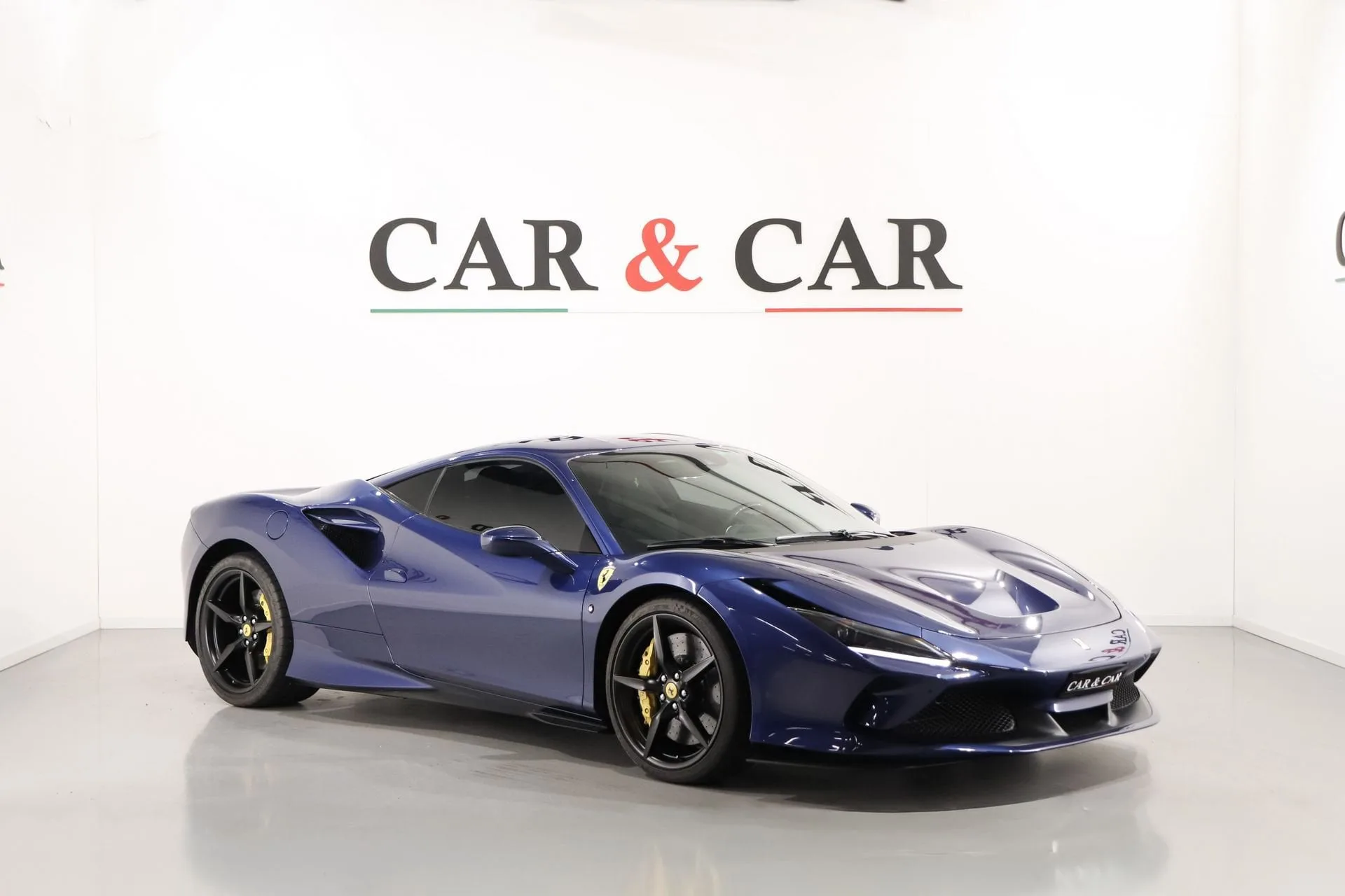 2021 Ferrari F8 Tributo angeboten von einem Supersportwagenhändler in Zibido San Giacomo, Italien, Hauptfoto