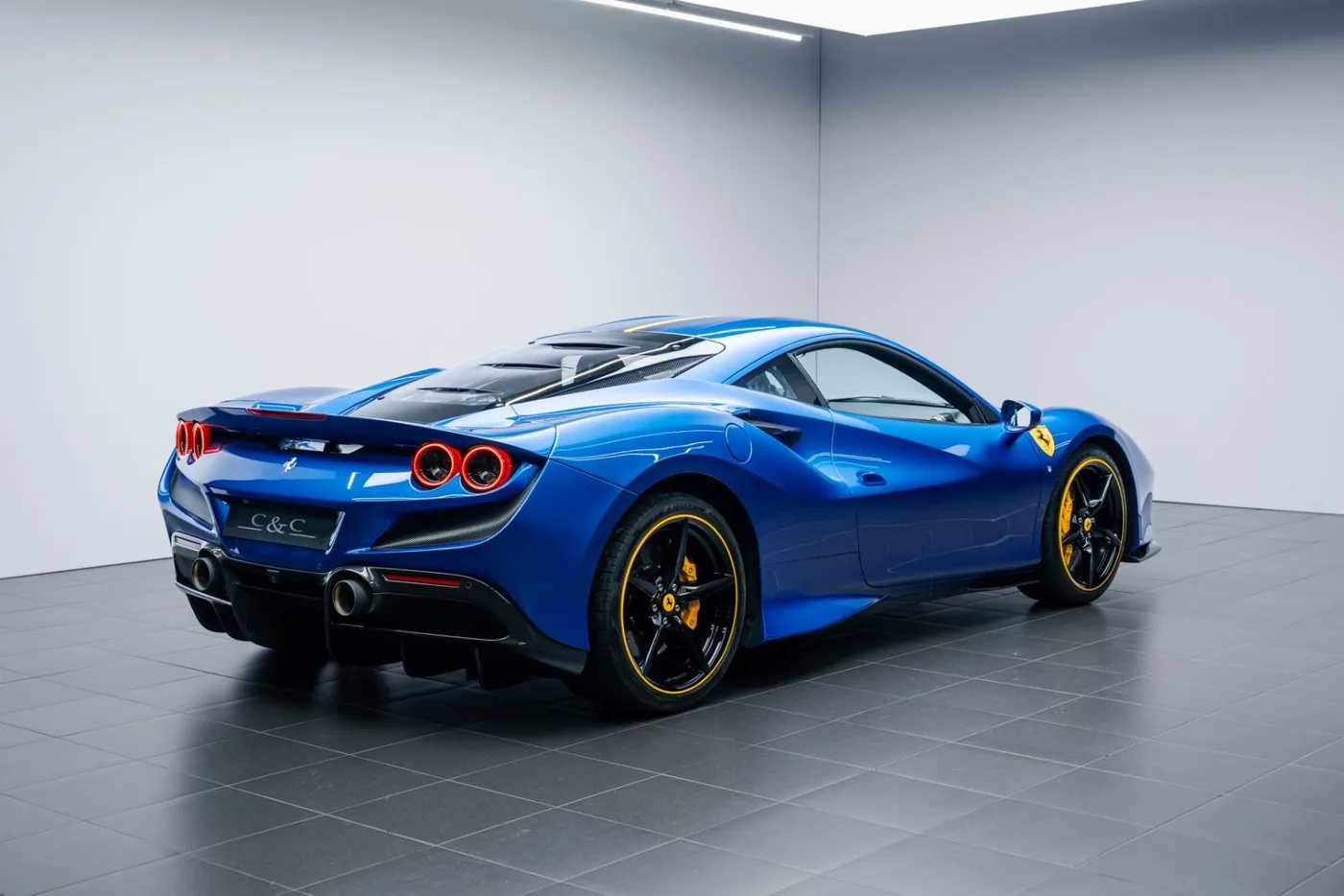 2021 Ferrari F8 Tributo proposée par un concessionnaire spécialisé à Putzbrunn, Allemagne, photo 2 sur 25