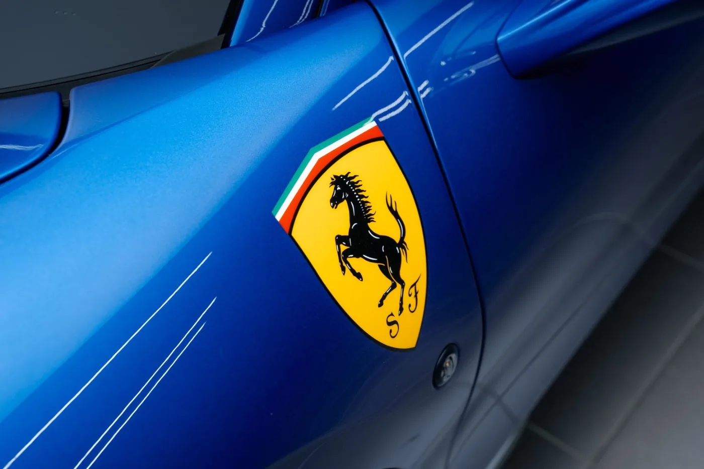 2021 Ferrari F8 Tributo proposée par un concessionnaire spécialisé à Putzbrunn, Allemagne, photo 9 sur 25