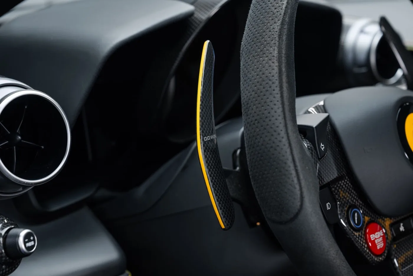 2021 Ferrari F8 Tributo proposée par un concessionnaire spécialisé à Putzbrunn, Allemagne, photo 17 sur 25