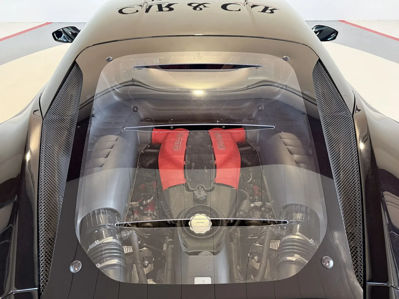 2021 Ferrari F8 Tributo proposée par un concessionnaire spécialisé à Lucca, Italie, photo 24 sur 25