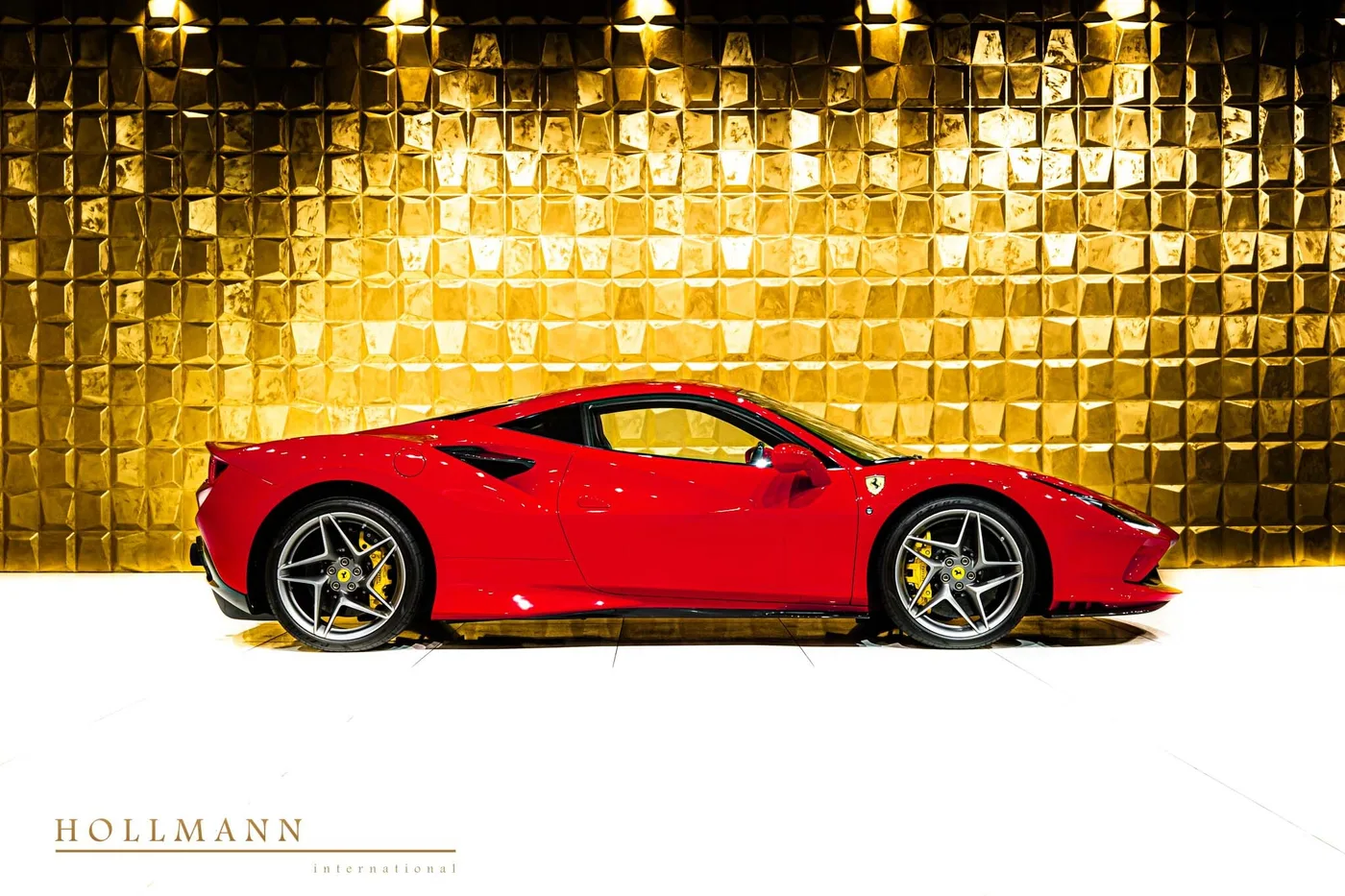 2021 Ferrari F8 Tributo angeboten von einem Fachhändler in Stuhr, Deutschland, Foto 4 von 8