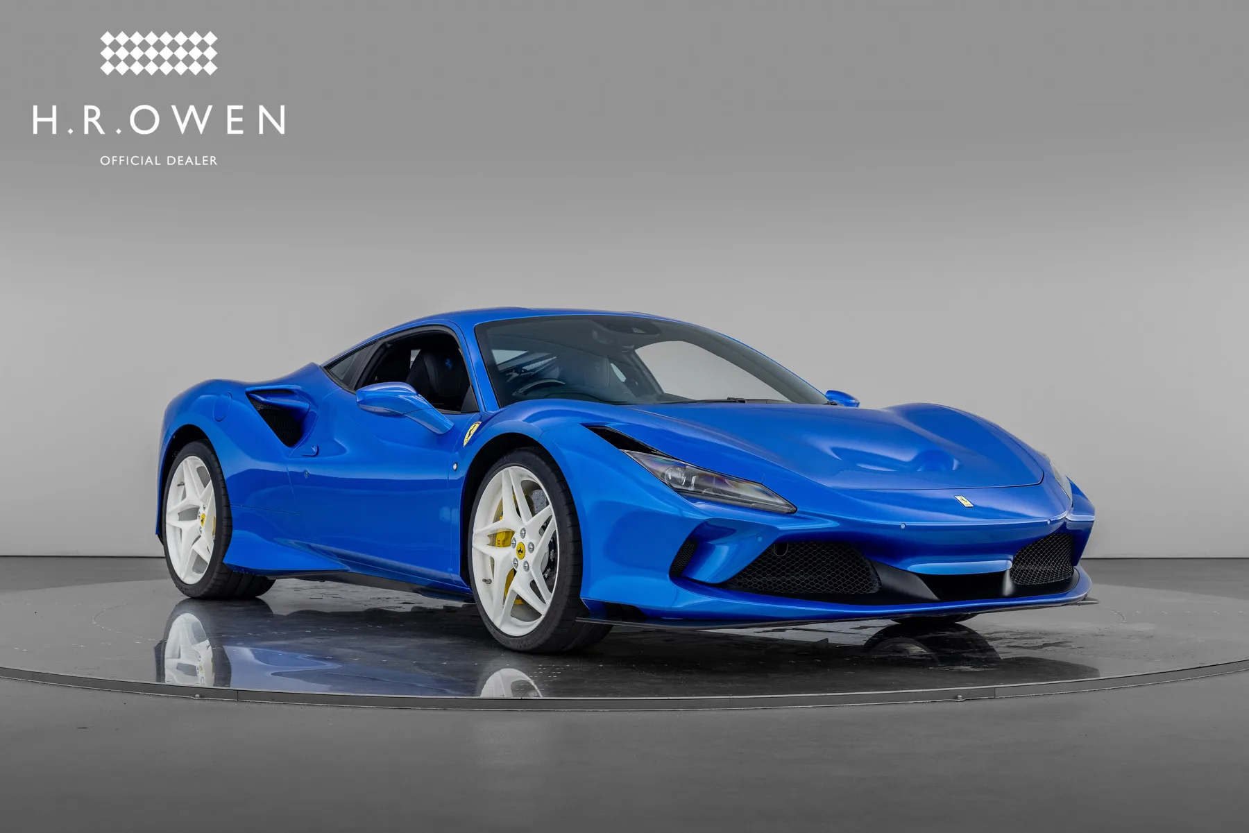 2021 Ferrari F8 Tributo angeboten von einer Vertragshändlergruppe in Hatfield, Vereinigtes Königreich, Hauptfoto