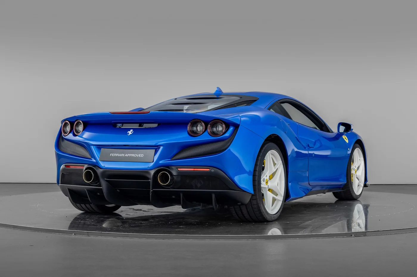 2021 Ferrari F8 Tributo angeboten von einer Vertragshändlergruppe in Hatfield, Vereinigtes Königreich, Foto 3 von 25
