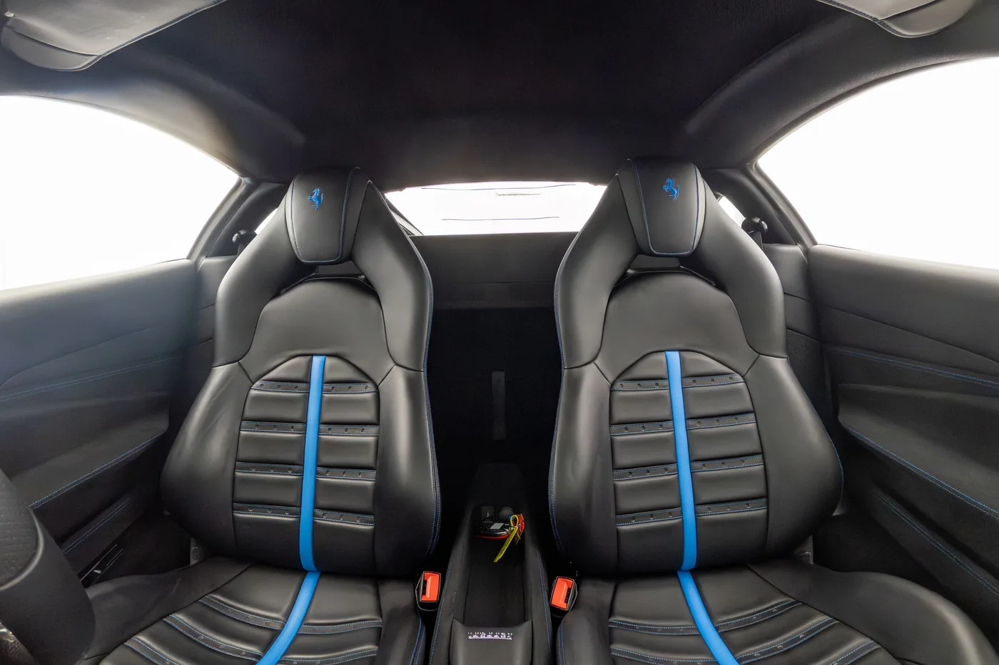 2021 Ferrari F8 Tributo angeboten von einer Vertragshändlergruppe in Hatfield, Vereinigtes Königreich, Foto 10 von 25