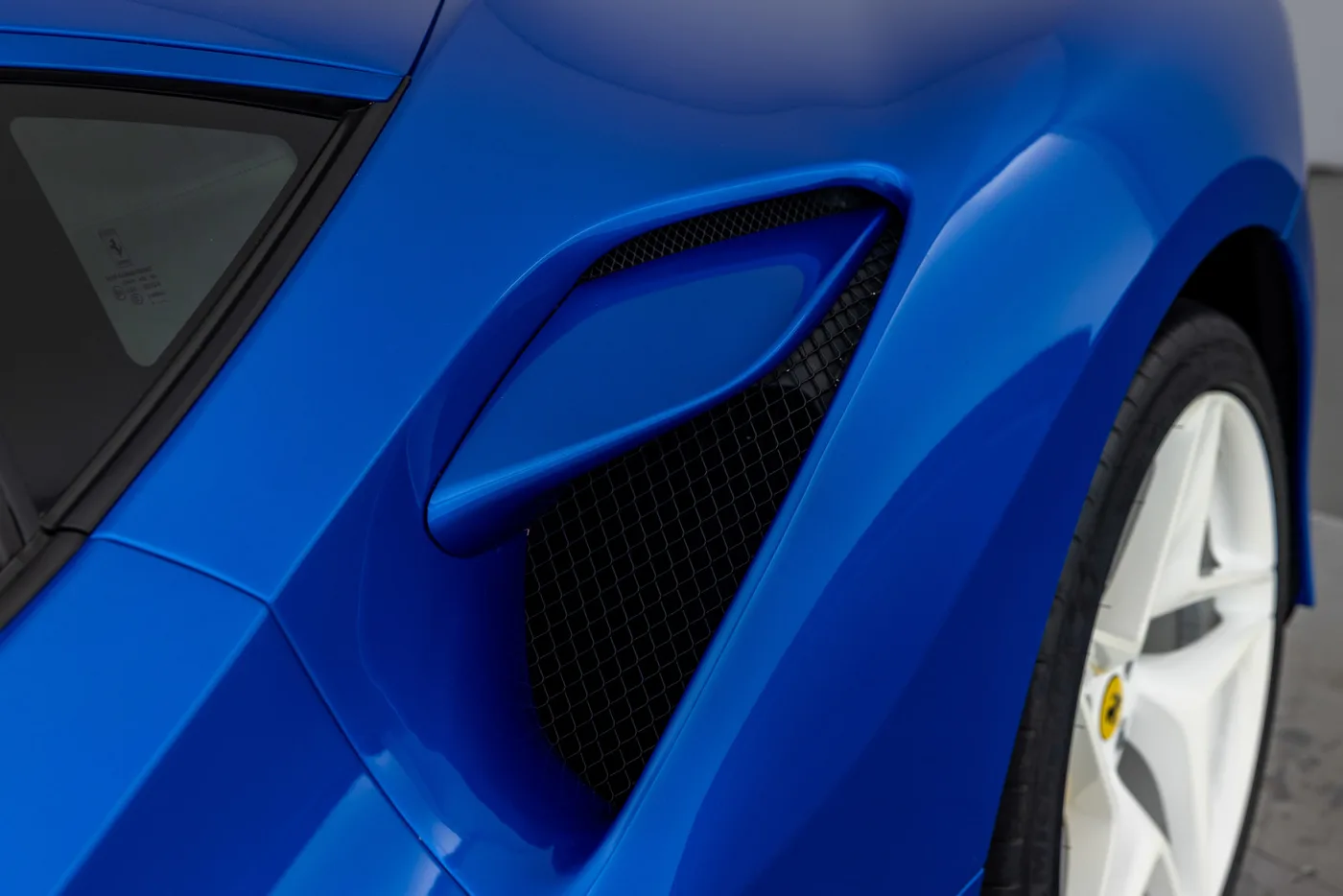 2021 Ferrari F8 Tributo angeboten von einer Vertragshändlergruppe in Hatfield, Vereinigtes Königreich, Foto 13 von 25
