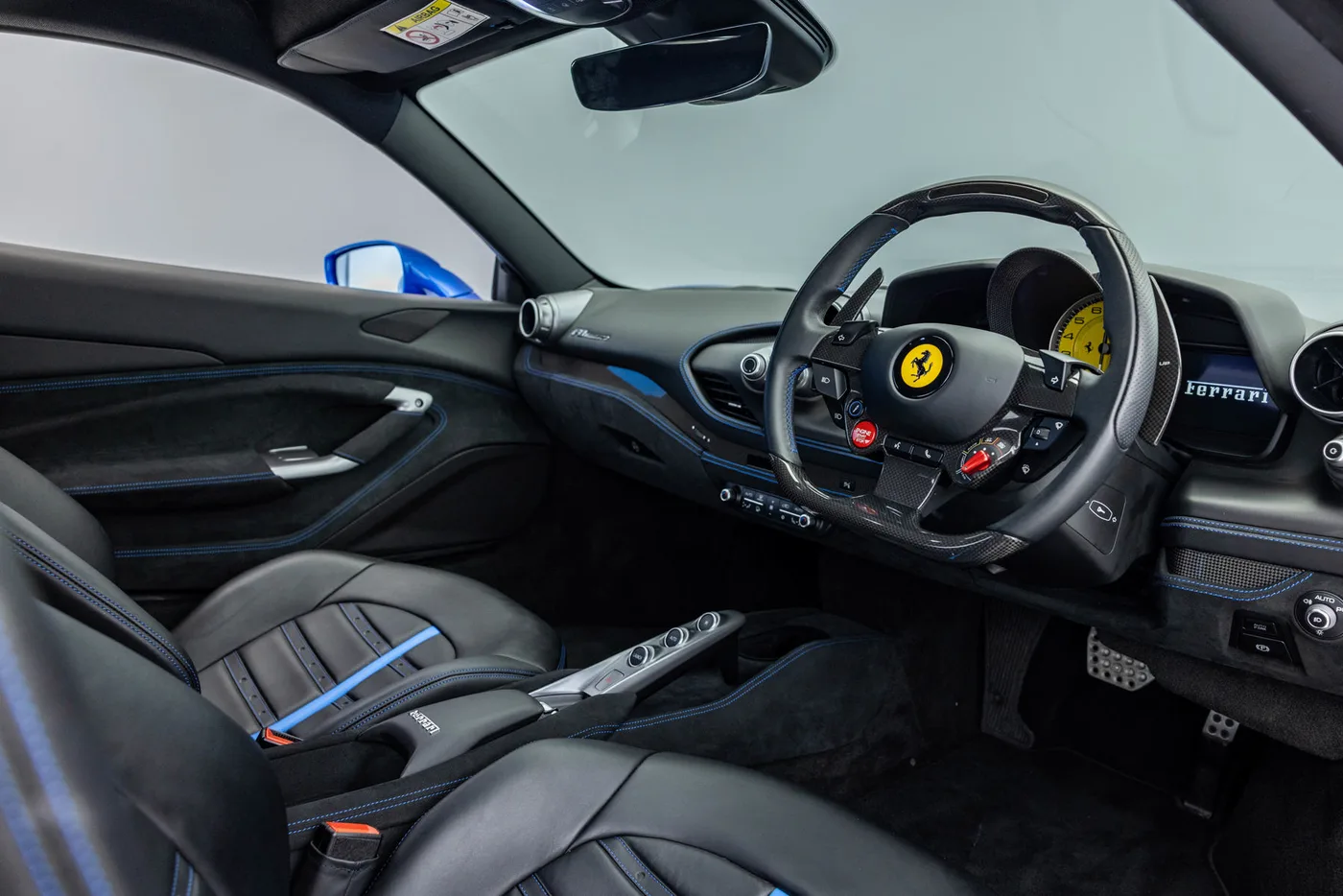2021 Ferrari F8 Tributo angeboten von einer Vertragshändlergruppe in Hatfield, Vereinigtes Königreich, Foto 21 von 25