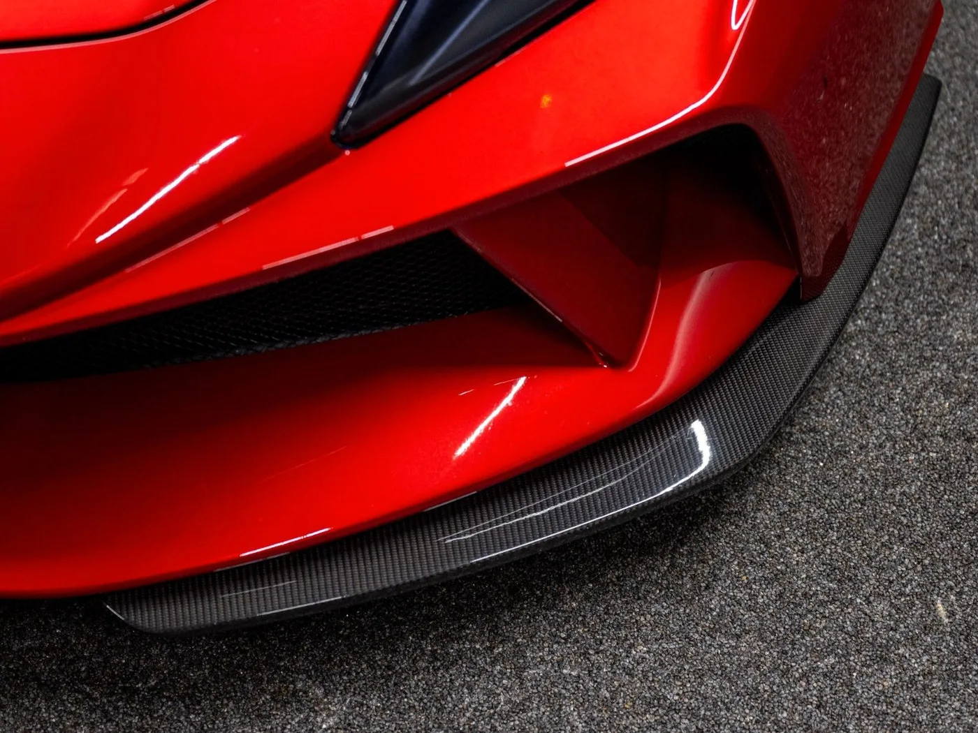 2021 Ferrari F8 Tributo offered by a supercar dealer in Gronau, Germany, photo 9 of 25
