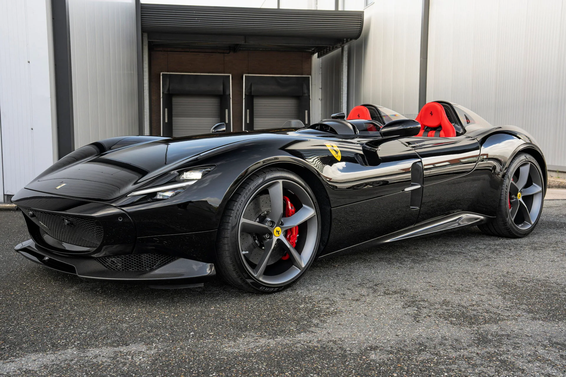2021 Ferrari Monza SP2 angeboten von einem Fachhändler in Woerden, Niederlande, Hauptfoto
