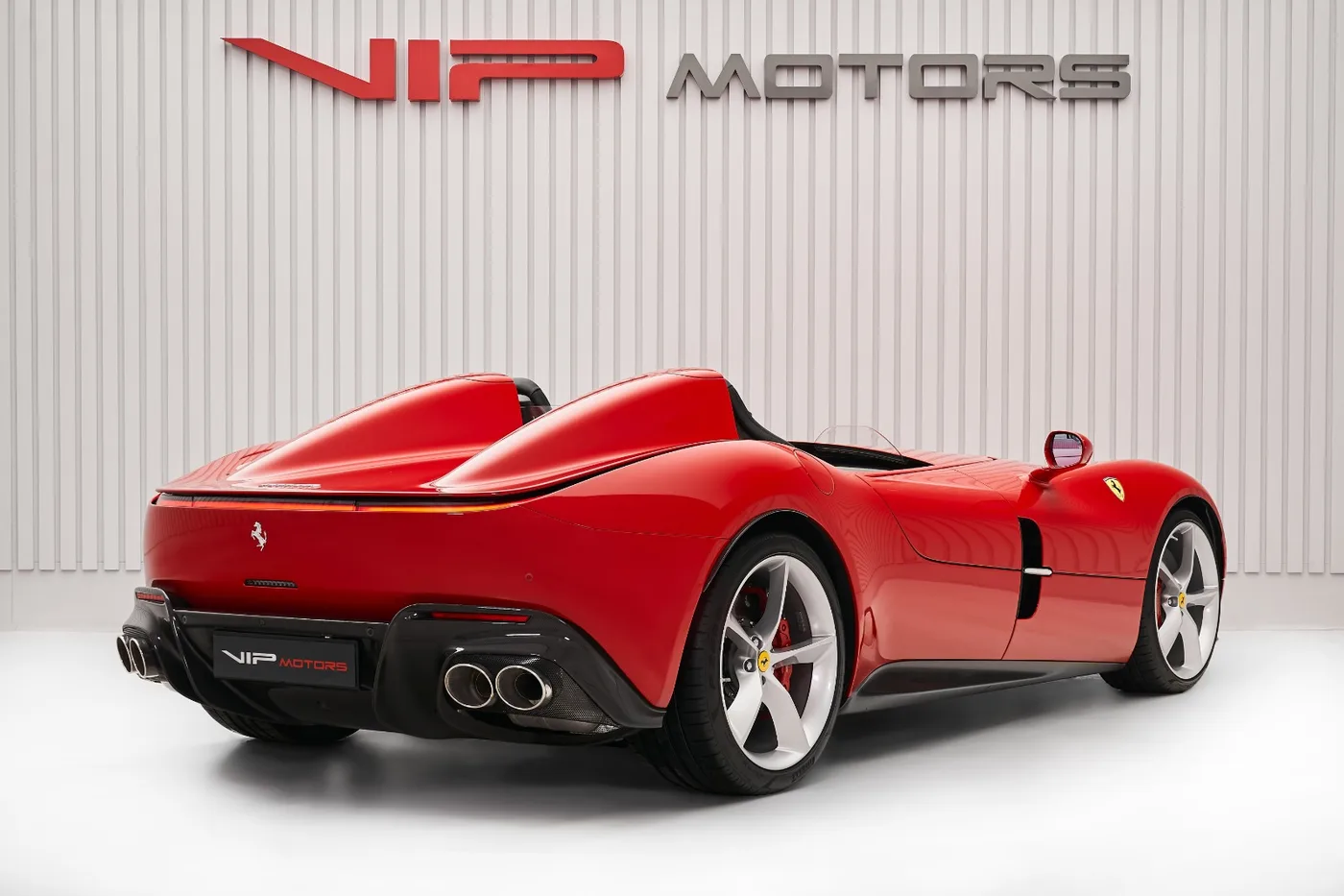 2021 Ferrari Monza SP2 angeboten von einem Fachhändler in Dubai, Vereinigte Arabische Emirate, Foto 2 von 10