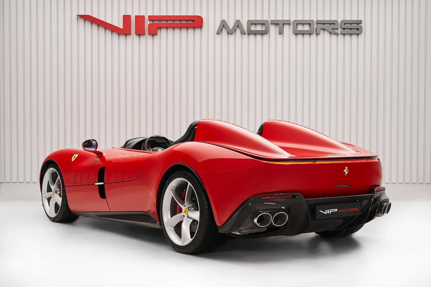 2021 Ferrari Monza SP2 angeboten von einem Fachhändler in Dubai, Vereinigte Arabische Emirate, Foto 3 von 10