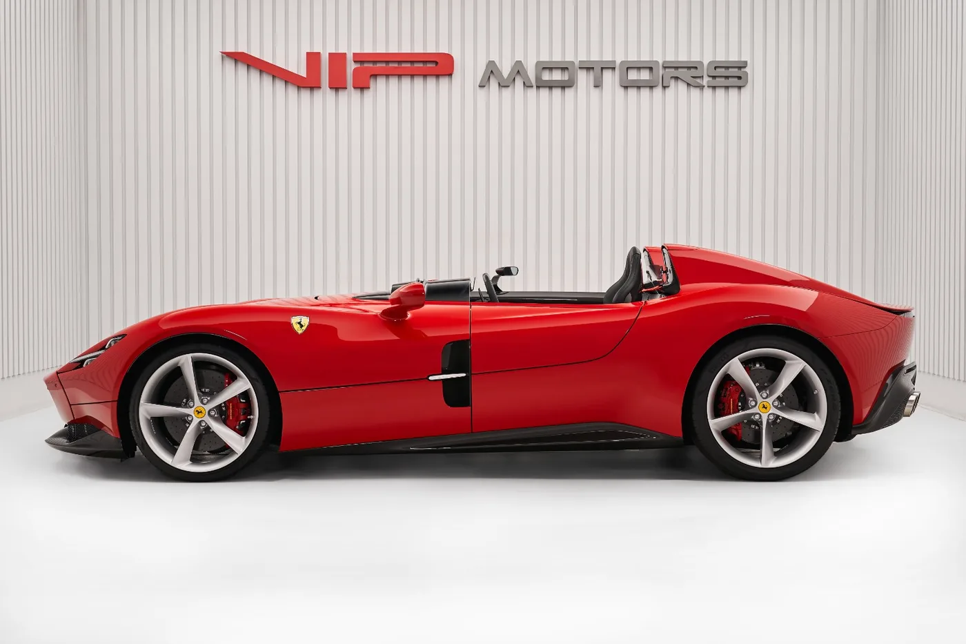 2021 Ferrari Monza SP2 angeboten von einem Fachhändler in Dubai, Vereinigte Arabische Emirate, Foto 4 von 10